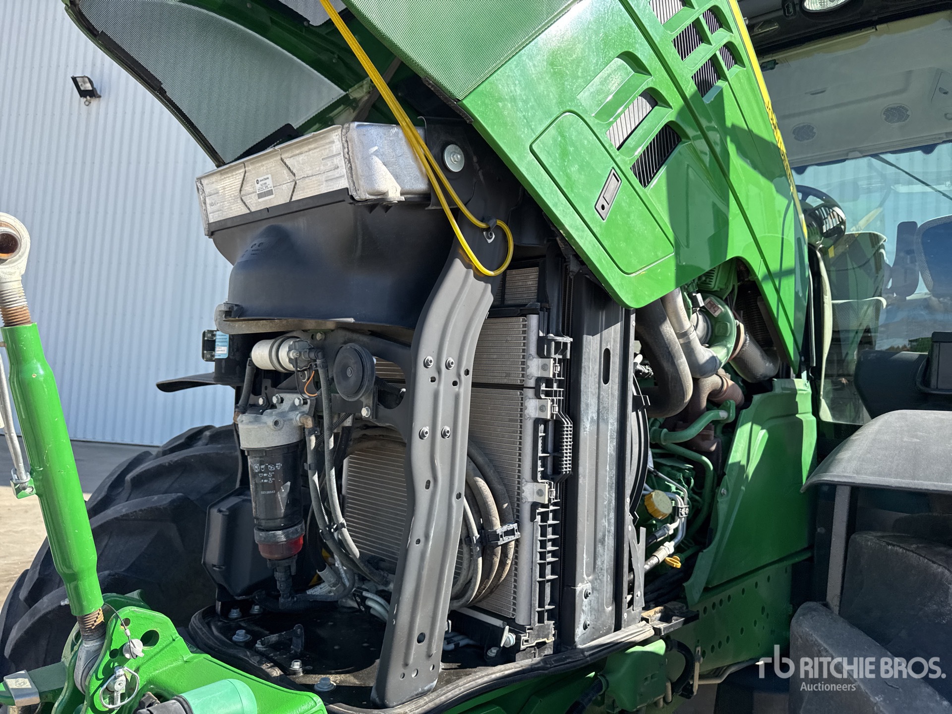 2022 John Deere 6195R
