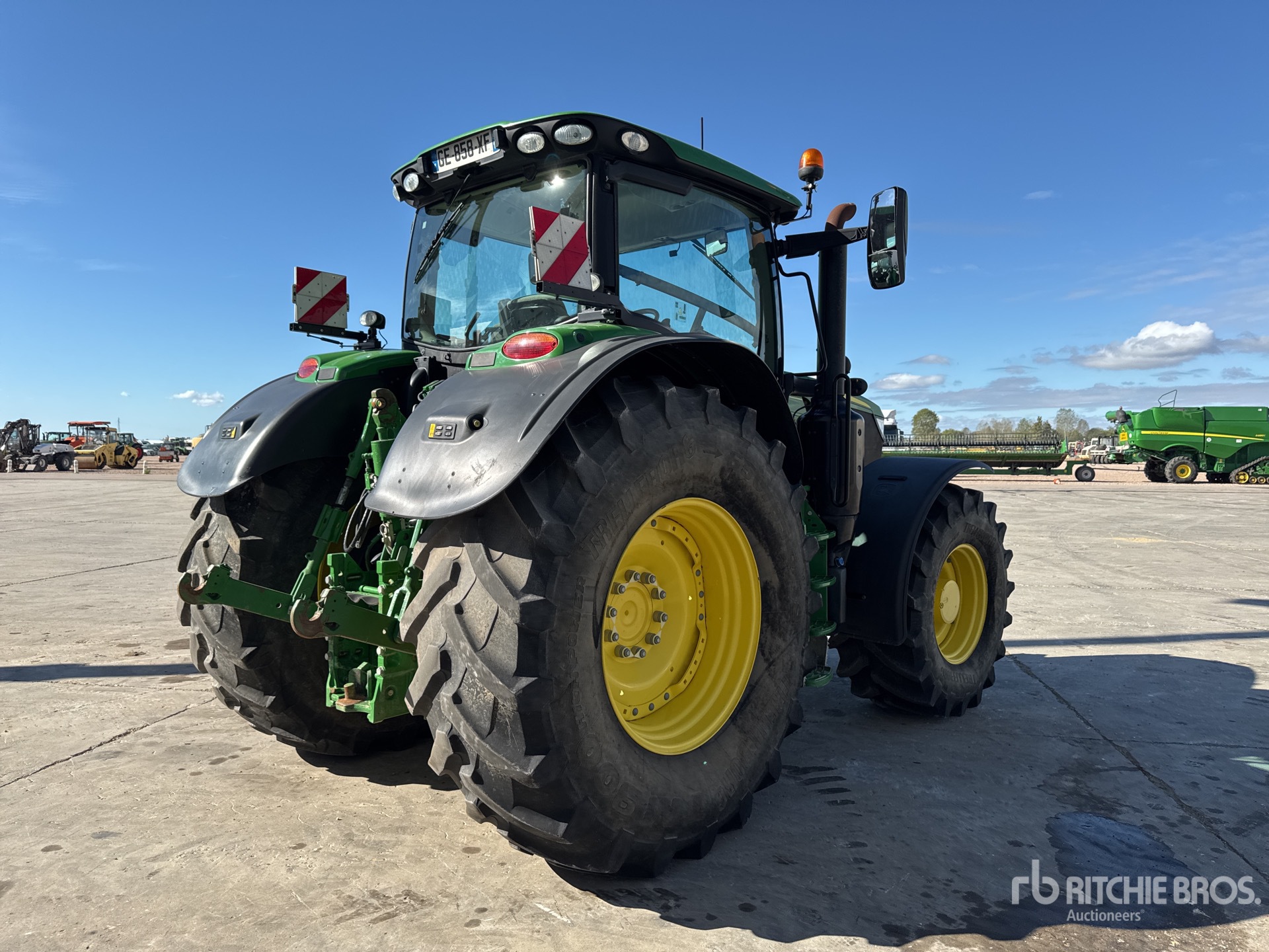 2022 John Deere 6195R