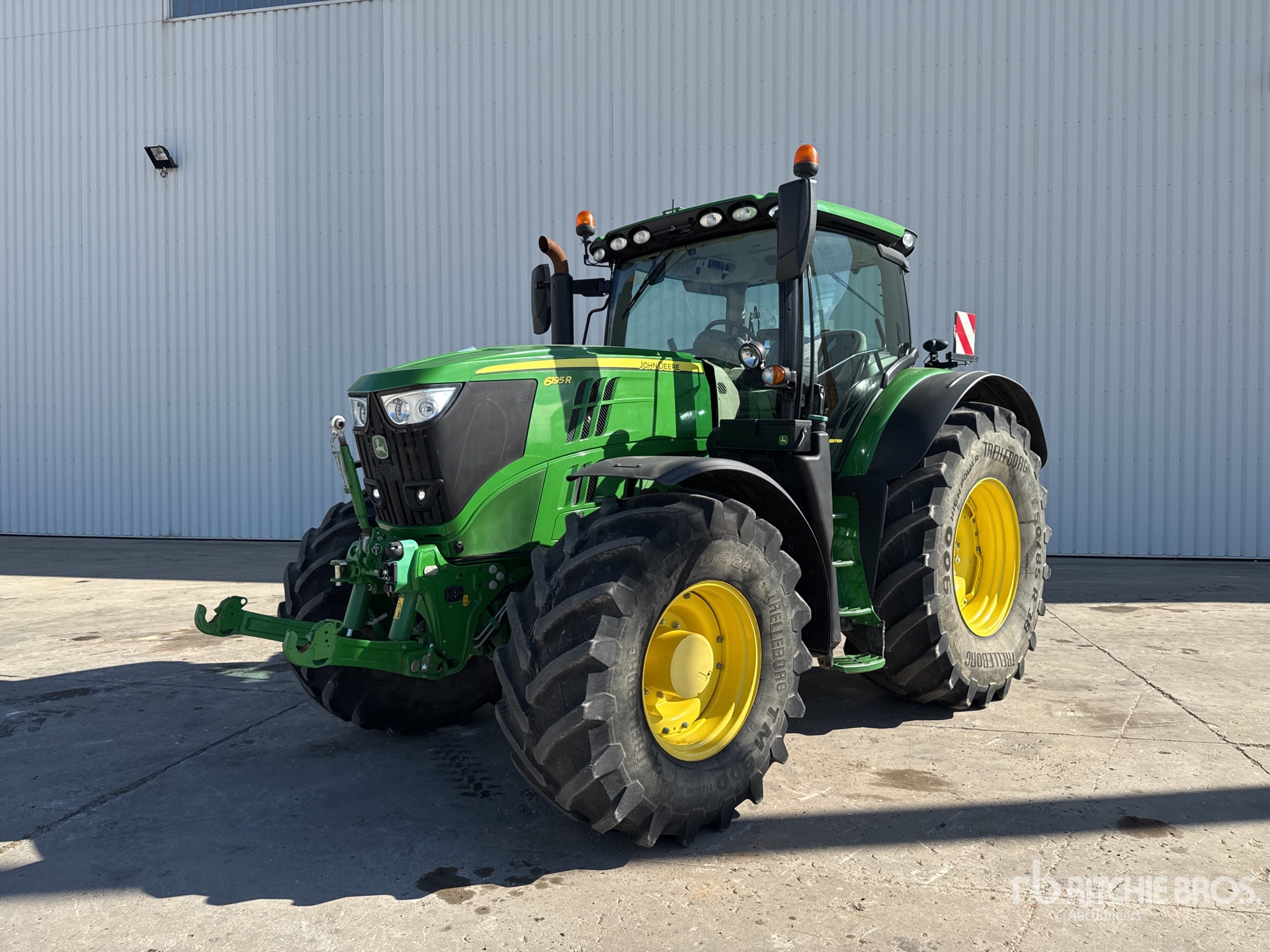 2022 John Deere 6195R