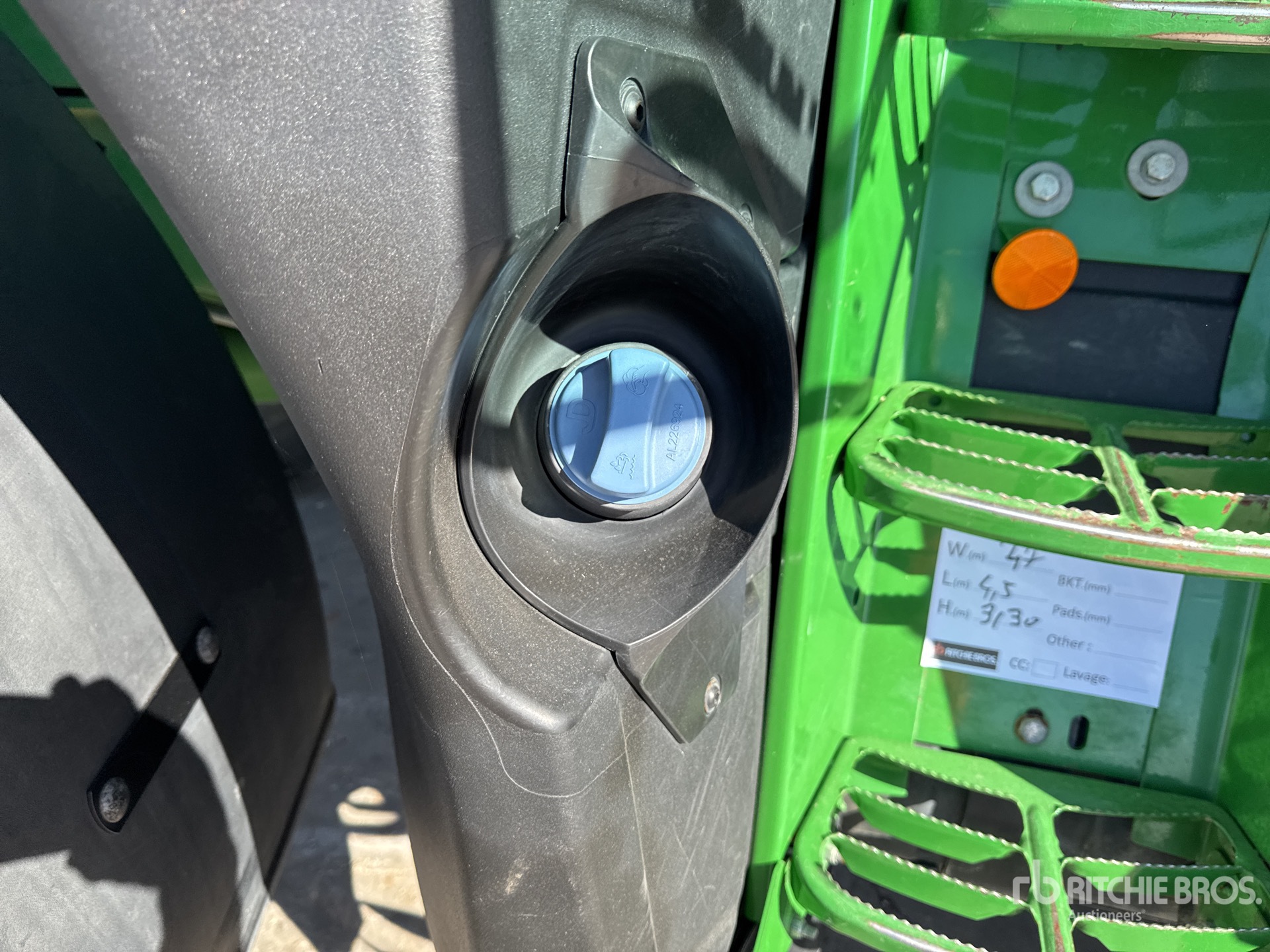 2022 John Deere 6195R