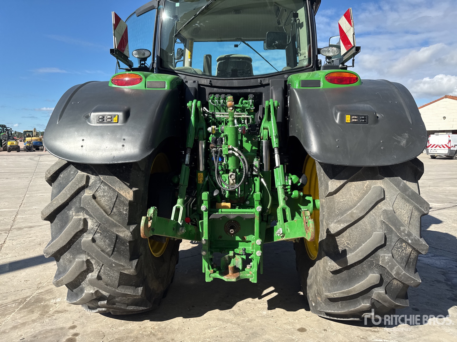 2022 John Deere 6195R