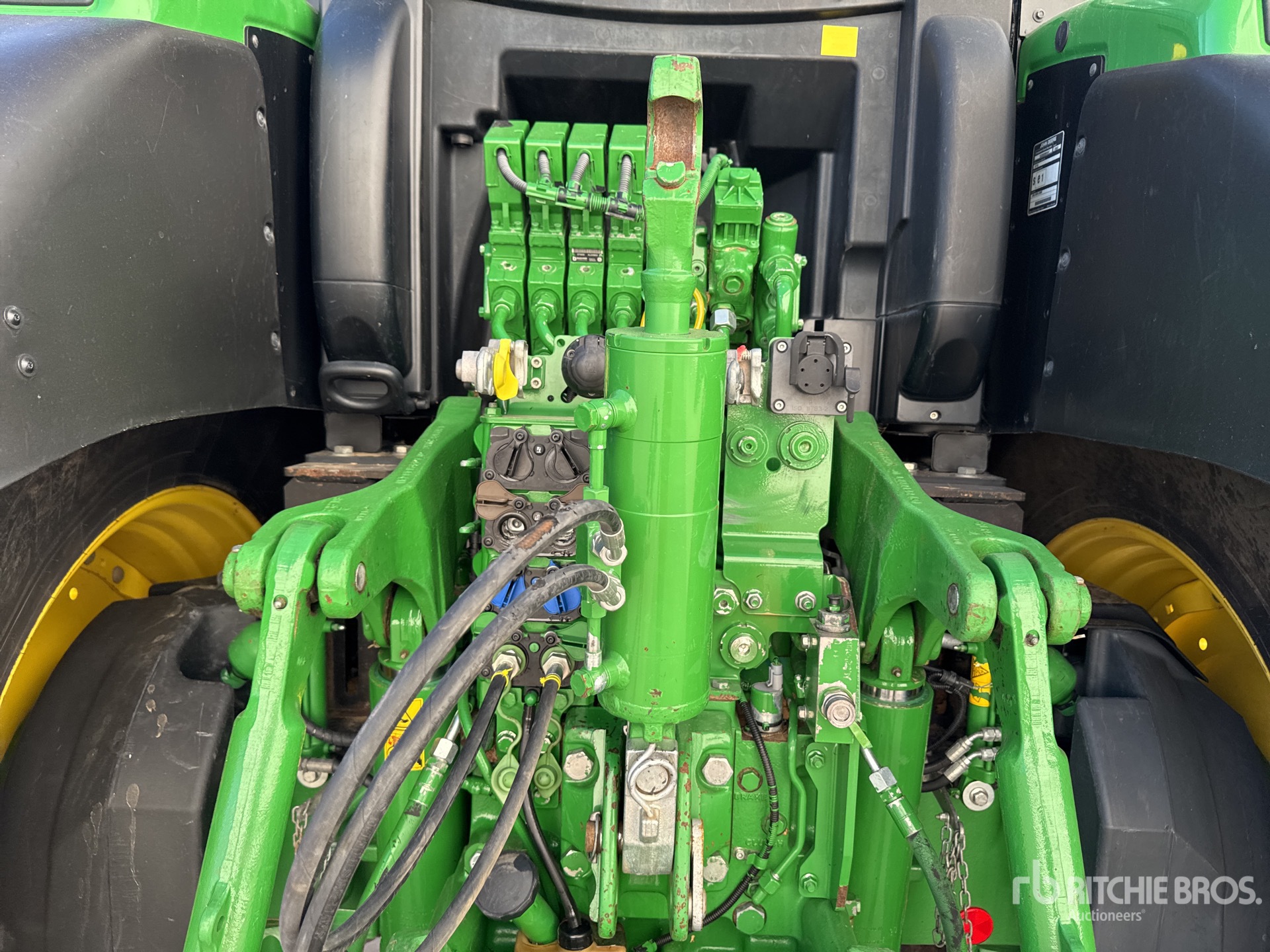 2020 John Deere 6250R