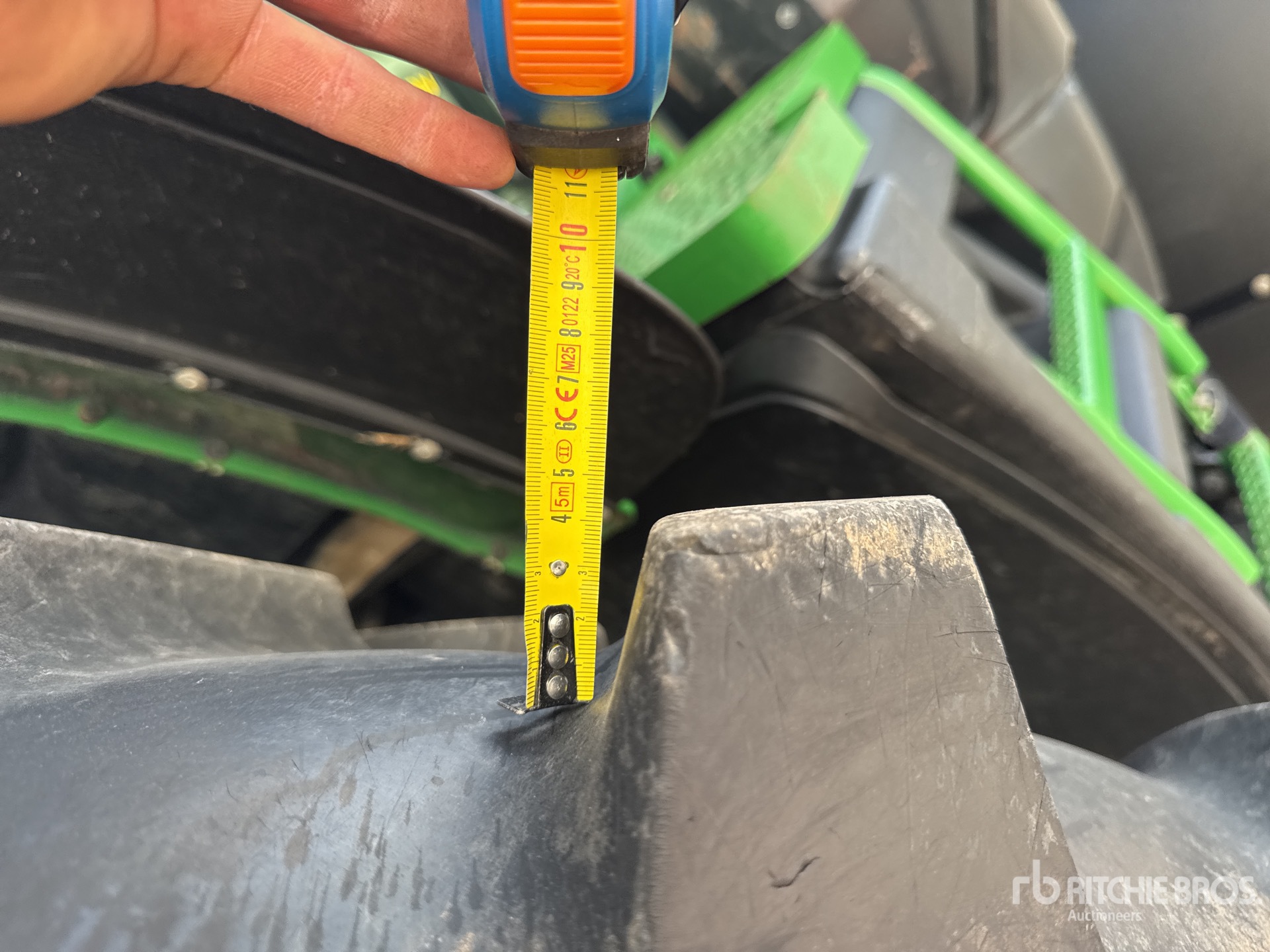 2020 John Deere 6250R