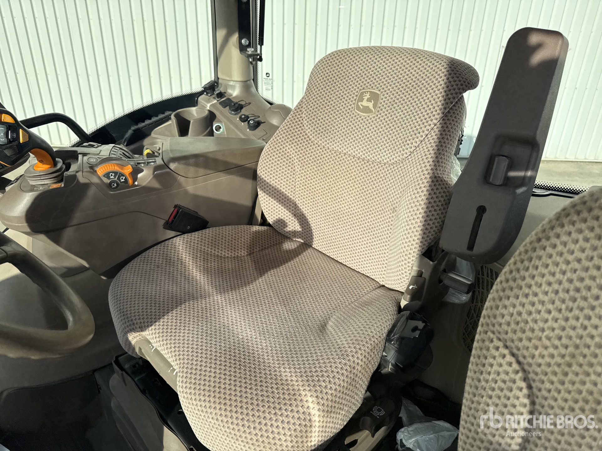 2020 John Deere 6250R