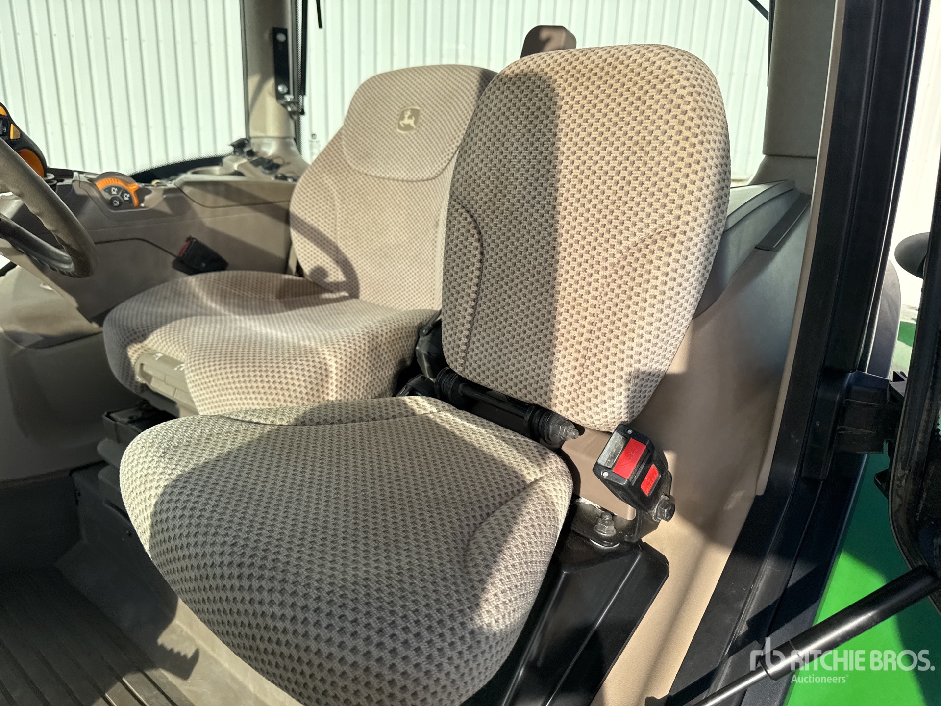 2020 John Deere 6250R