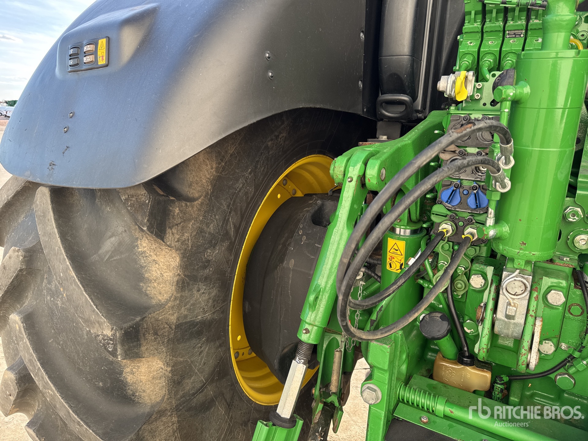 2020 John Deere 6250R