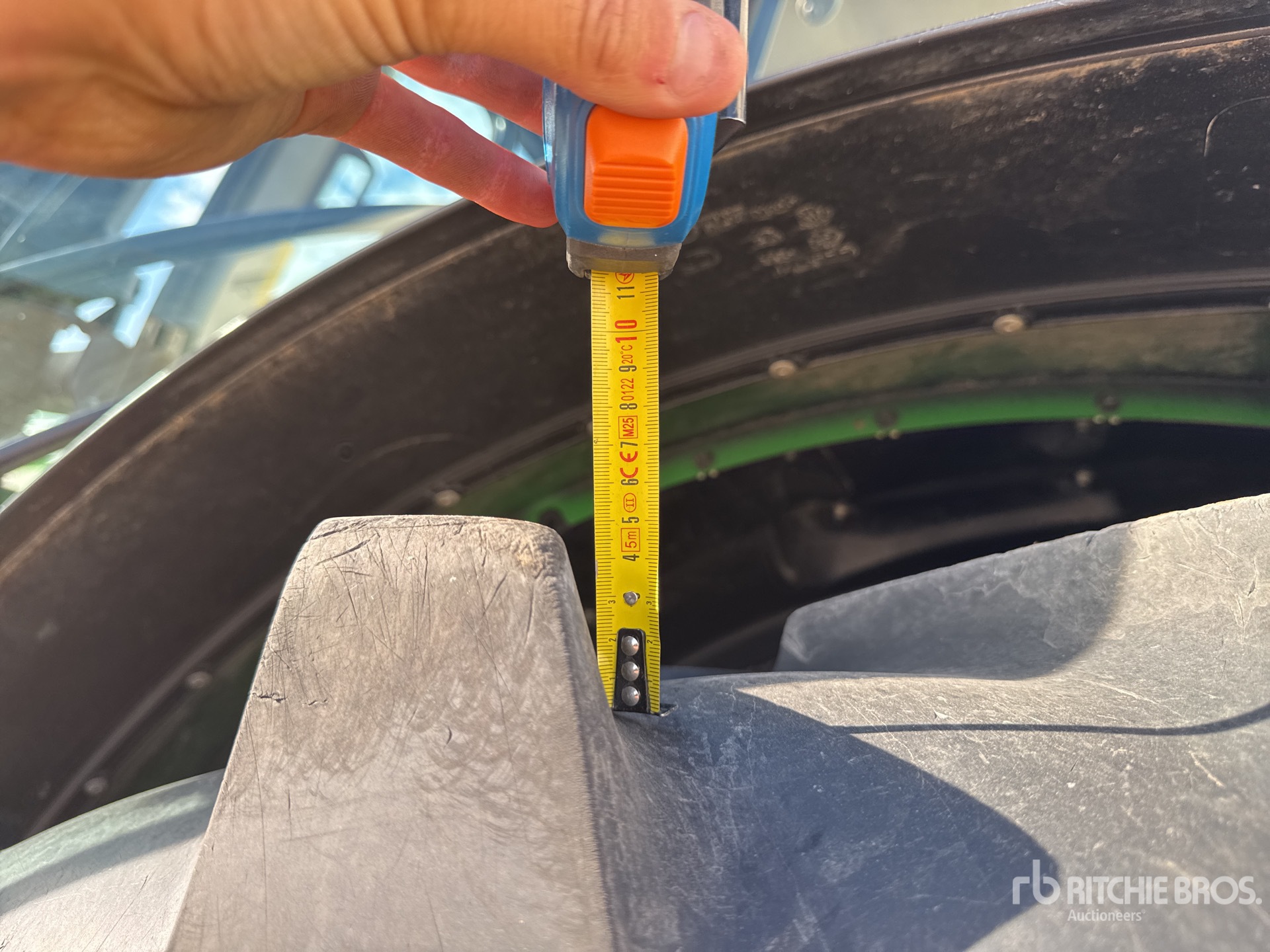 2020 John Deere 6250R