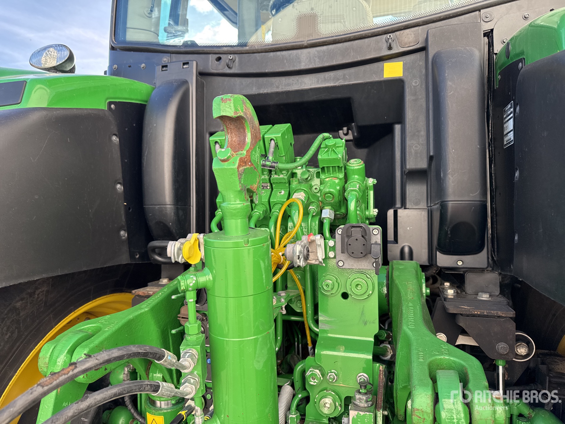 2020 John Deere 6250R