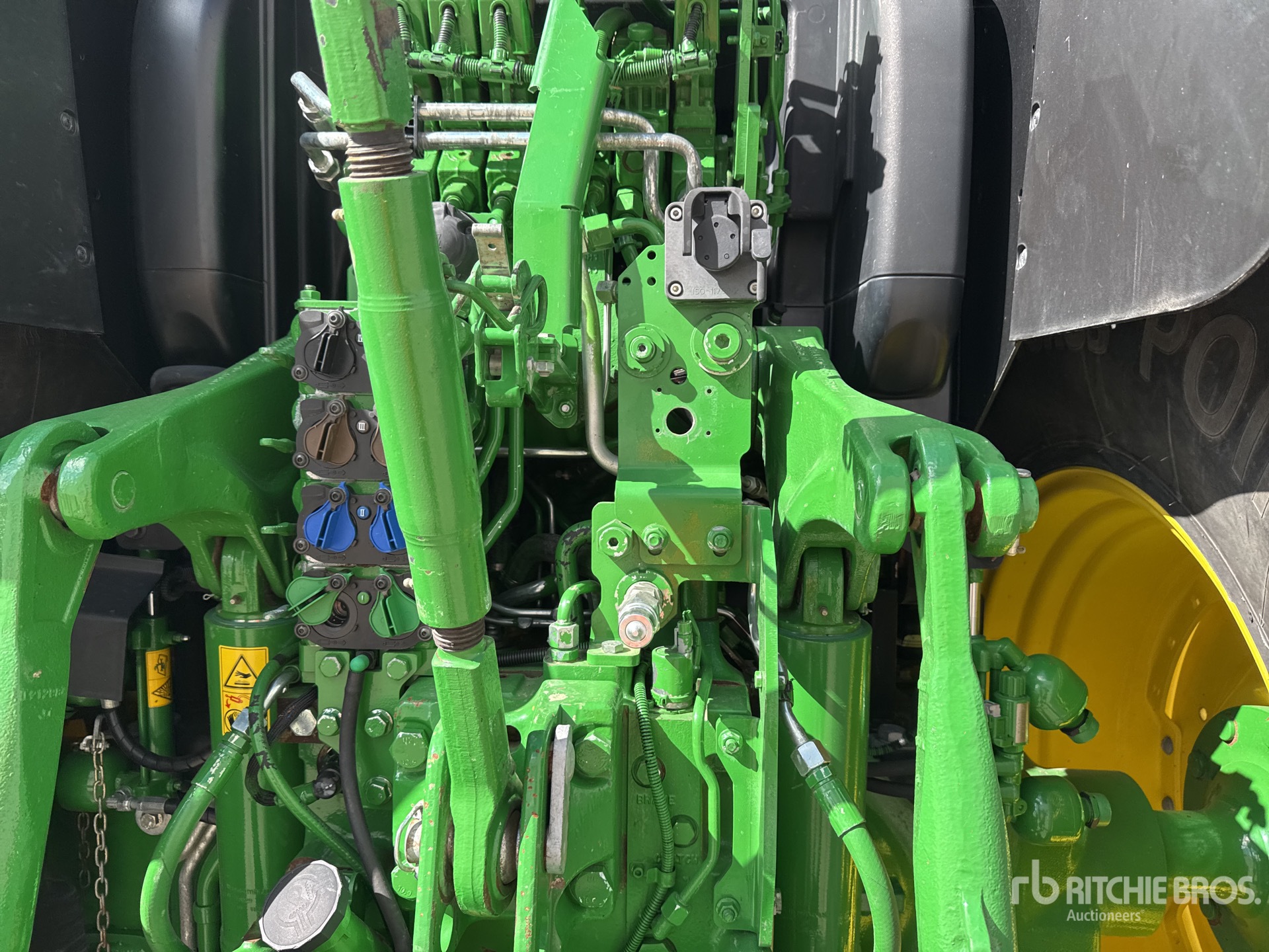 2019 John Deere 6195R