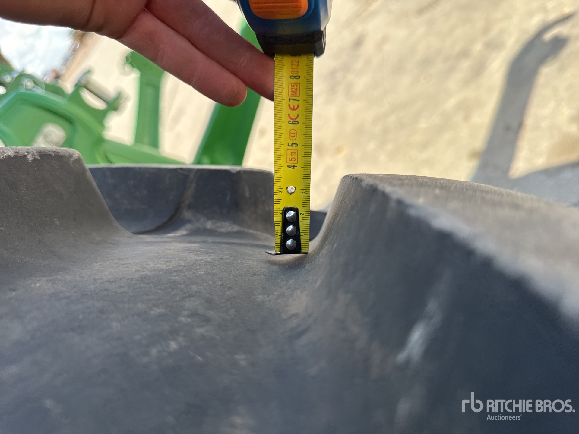 2019 John Deere 6195R