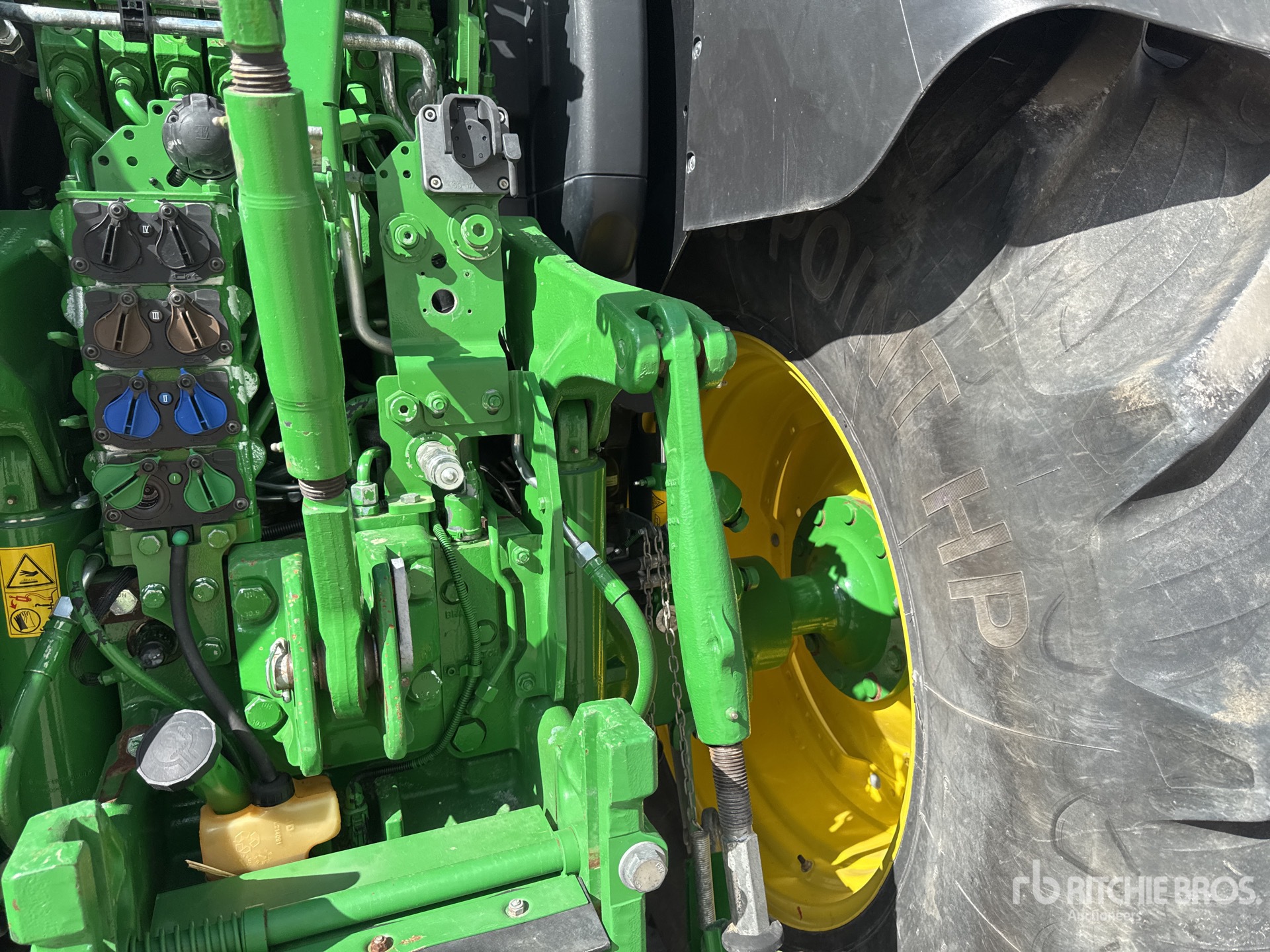 2019 John Deere 6195R