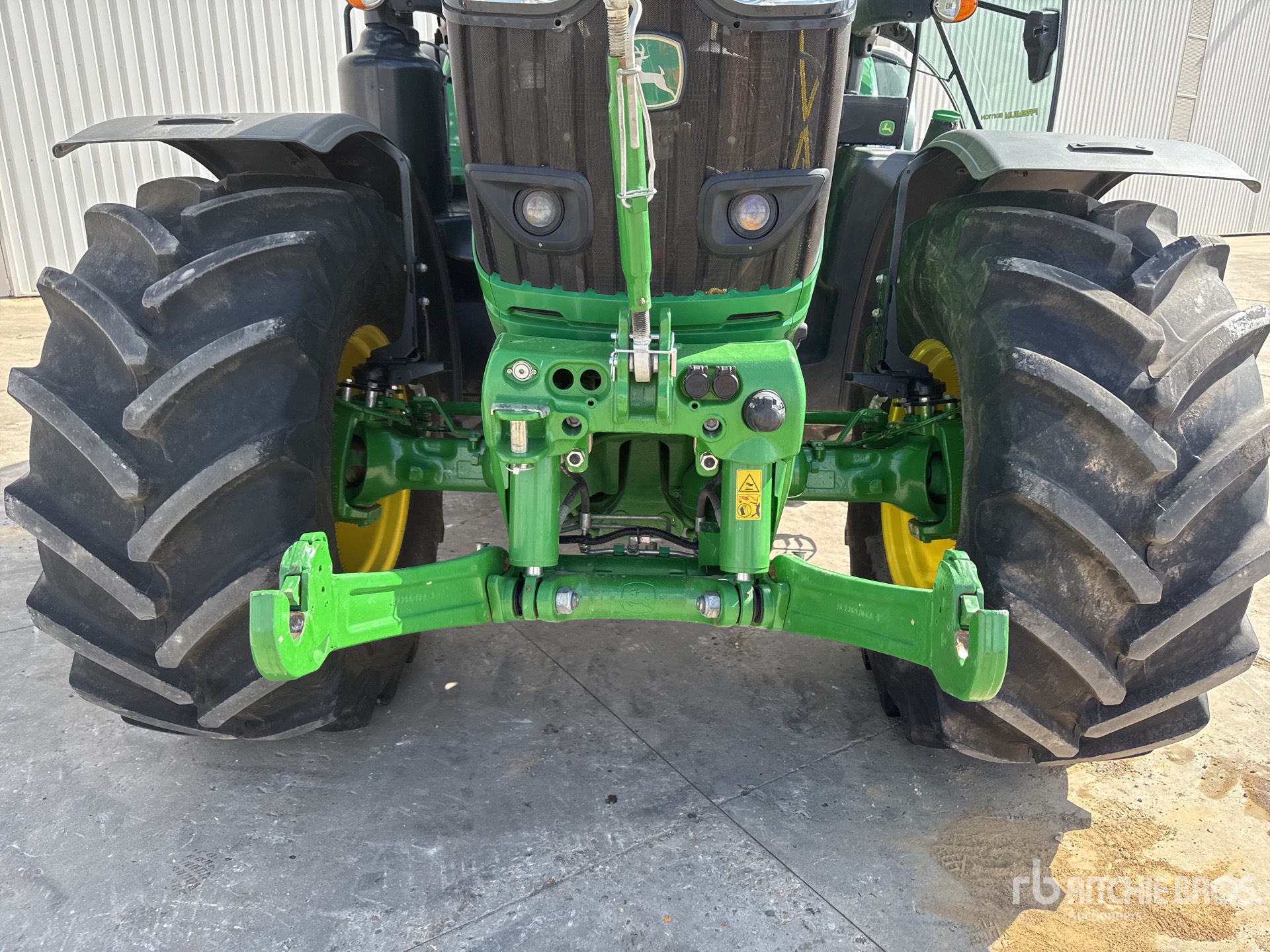 2019 John Deere 6195R