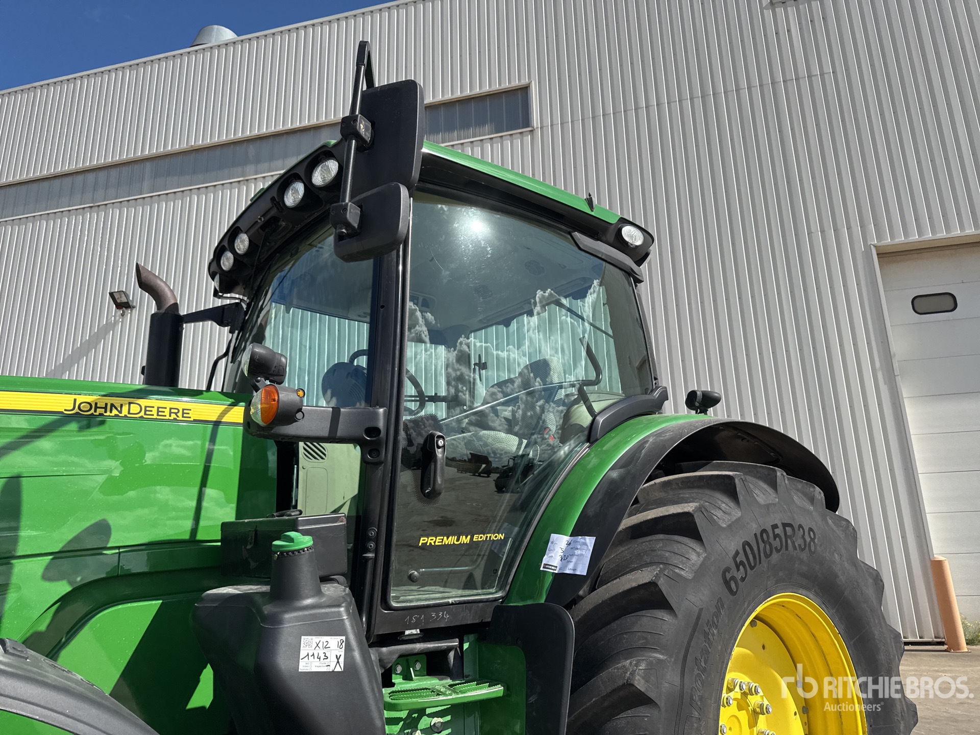 2019 John Deere 6195R
