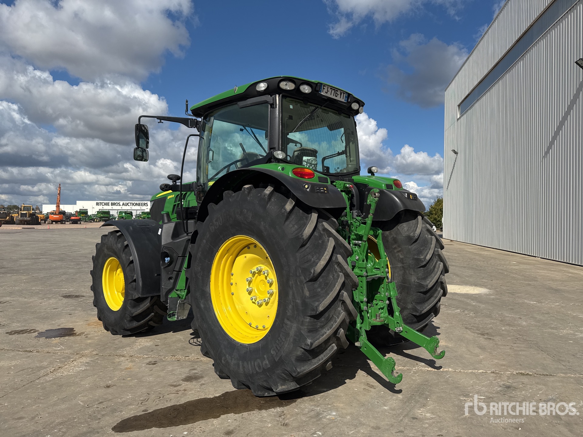 2019 John Deere 6195R
