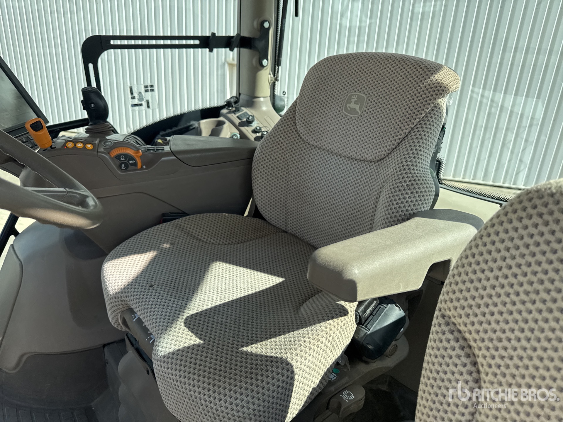 2019 John Deere 6195R