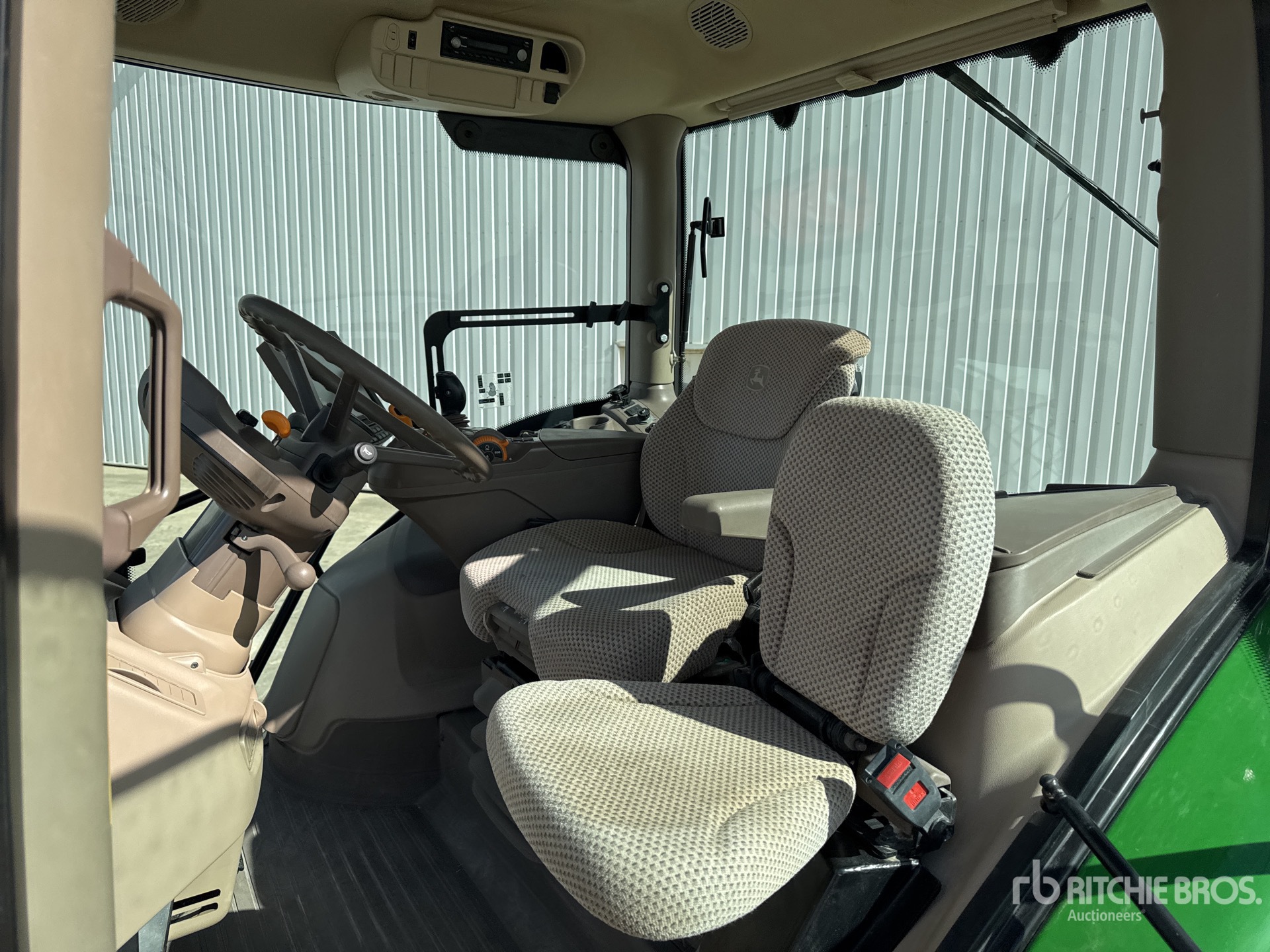 2019 John Deere 6195R