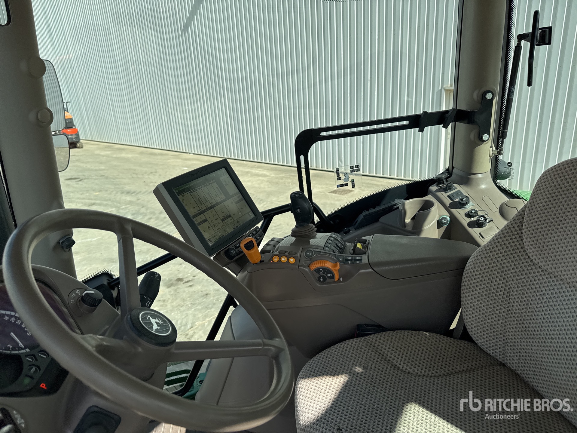 2019 John Deere 6195R
