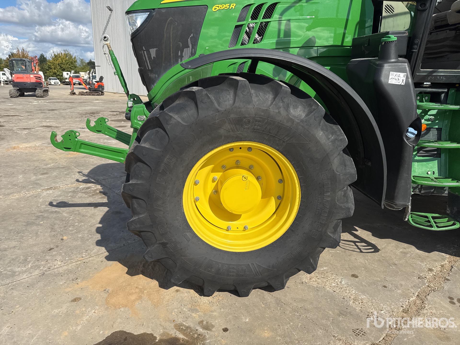 2019 John Deere 6195R