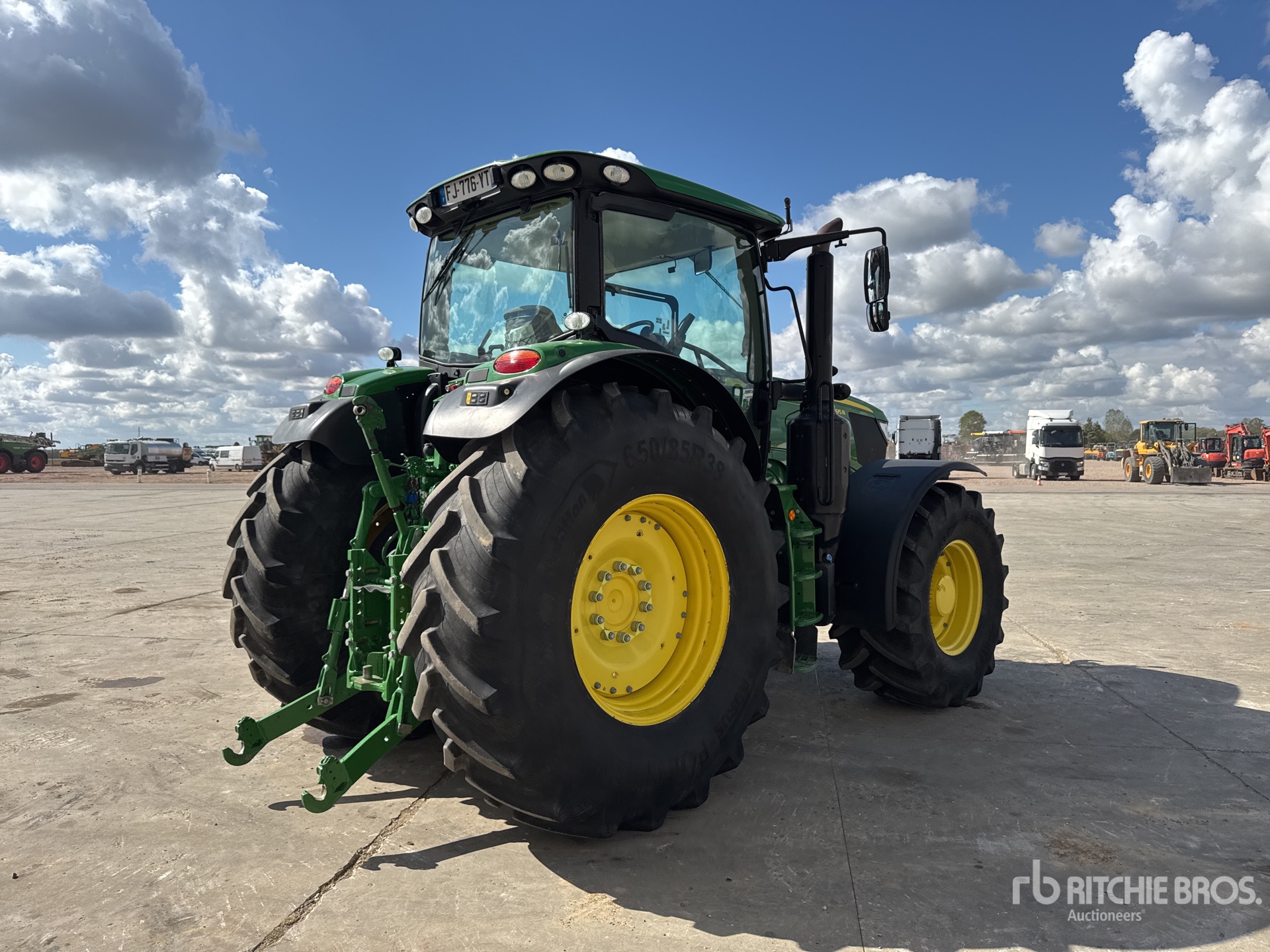 2019 John Deere 6195R