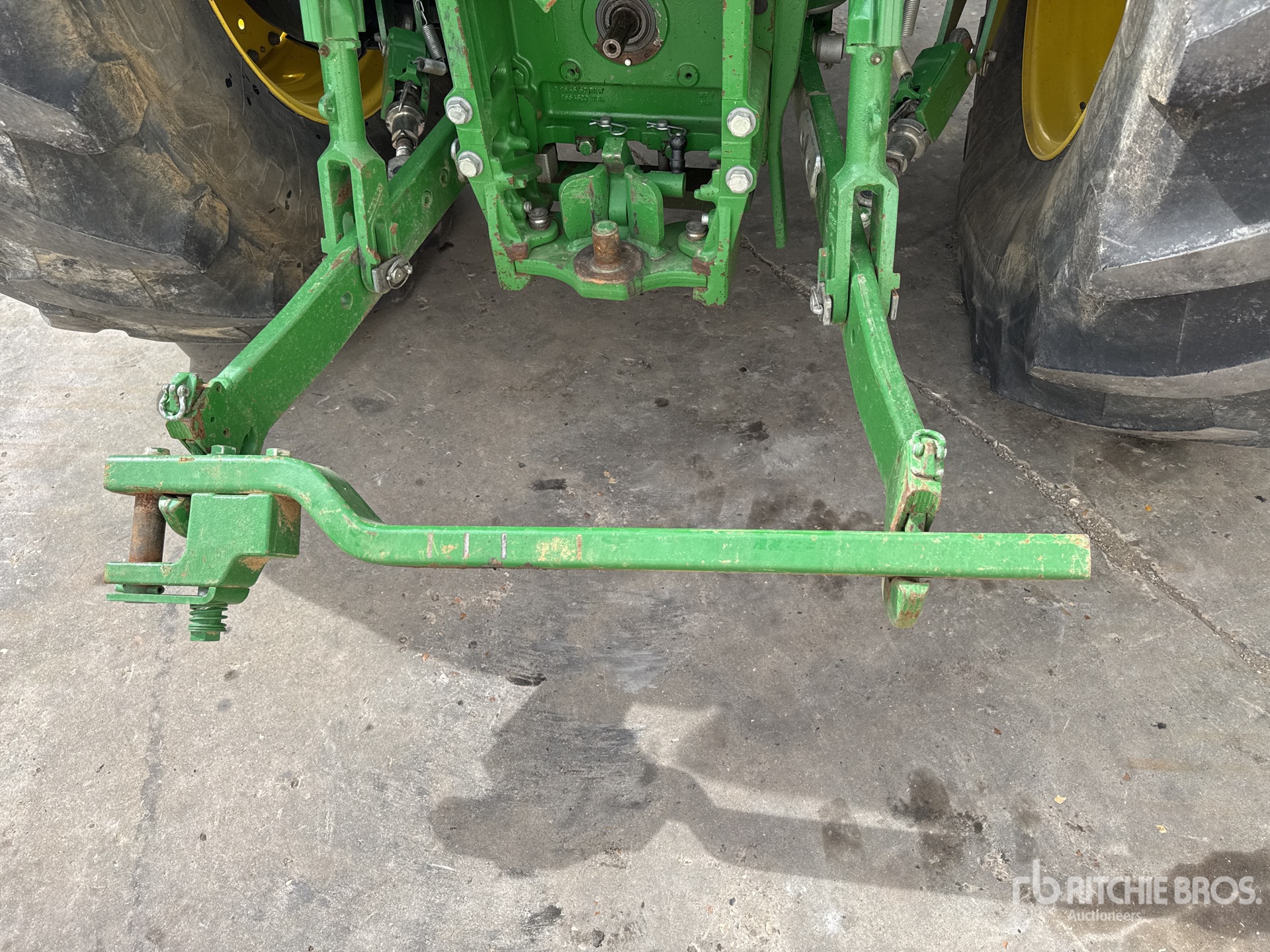 2022 John Deere 6215R