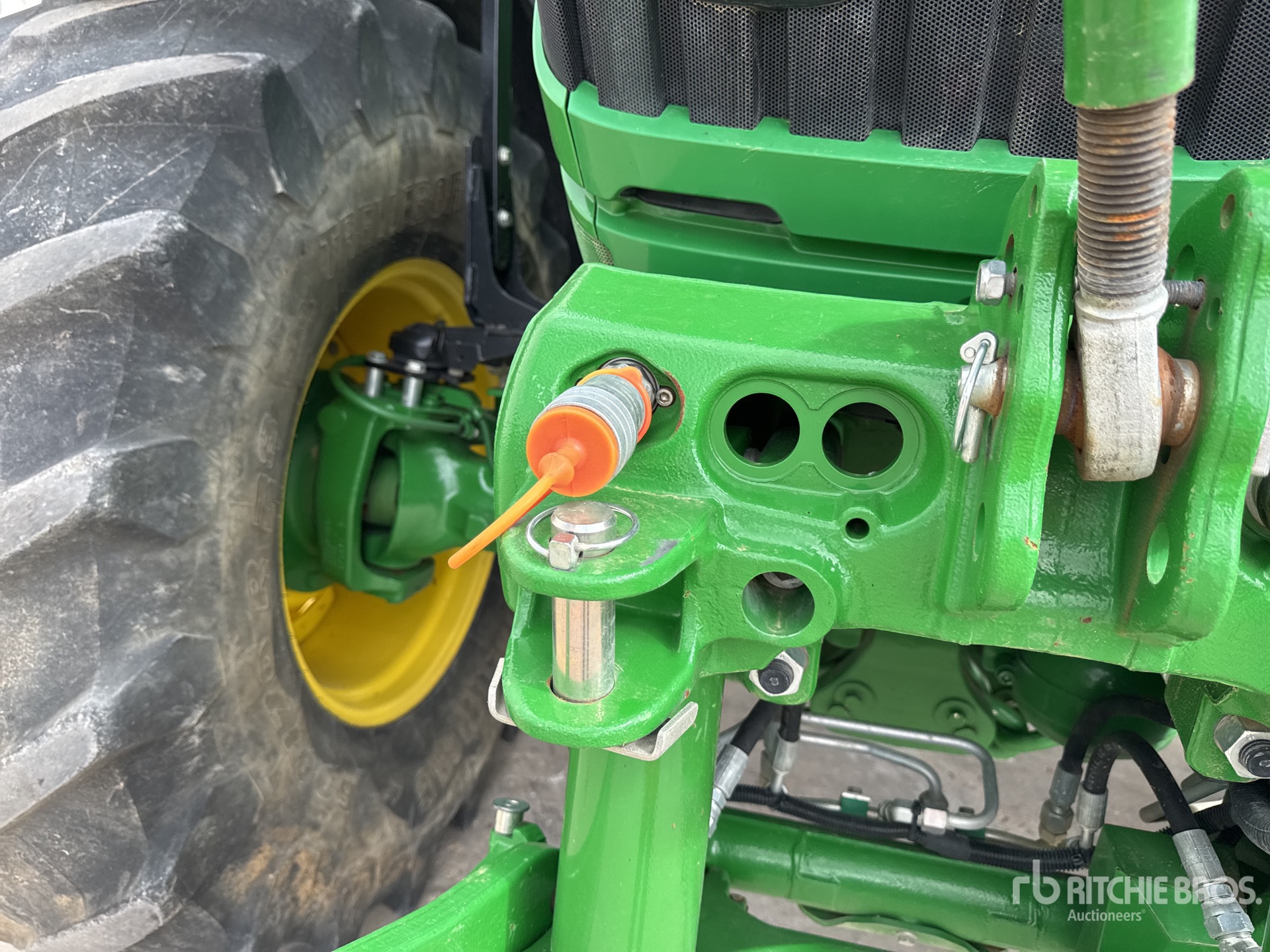 2022 John Deere 6215R