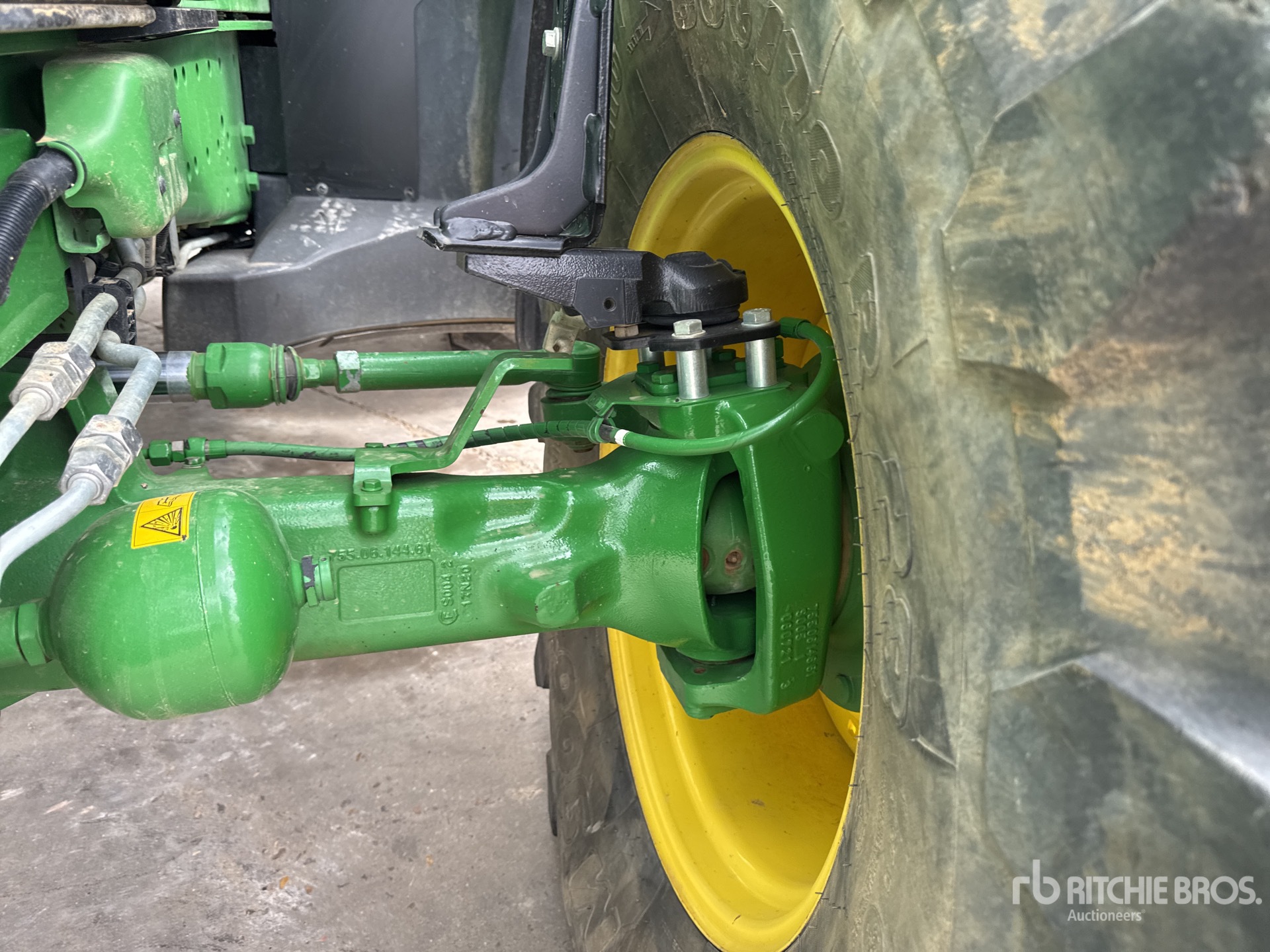 2022 John Deere 6215R