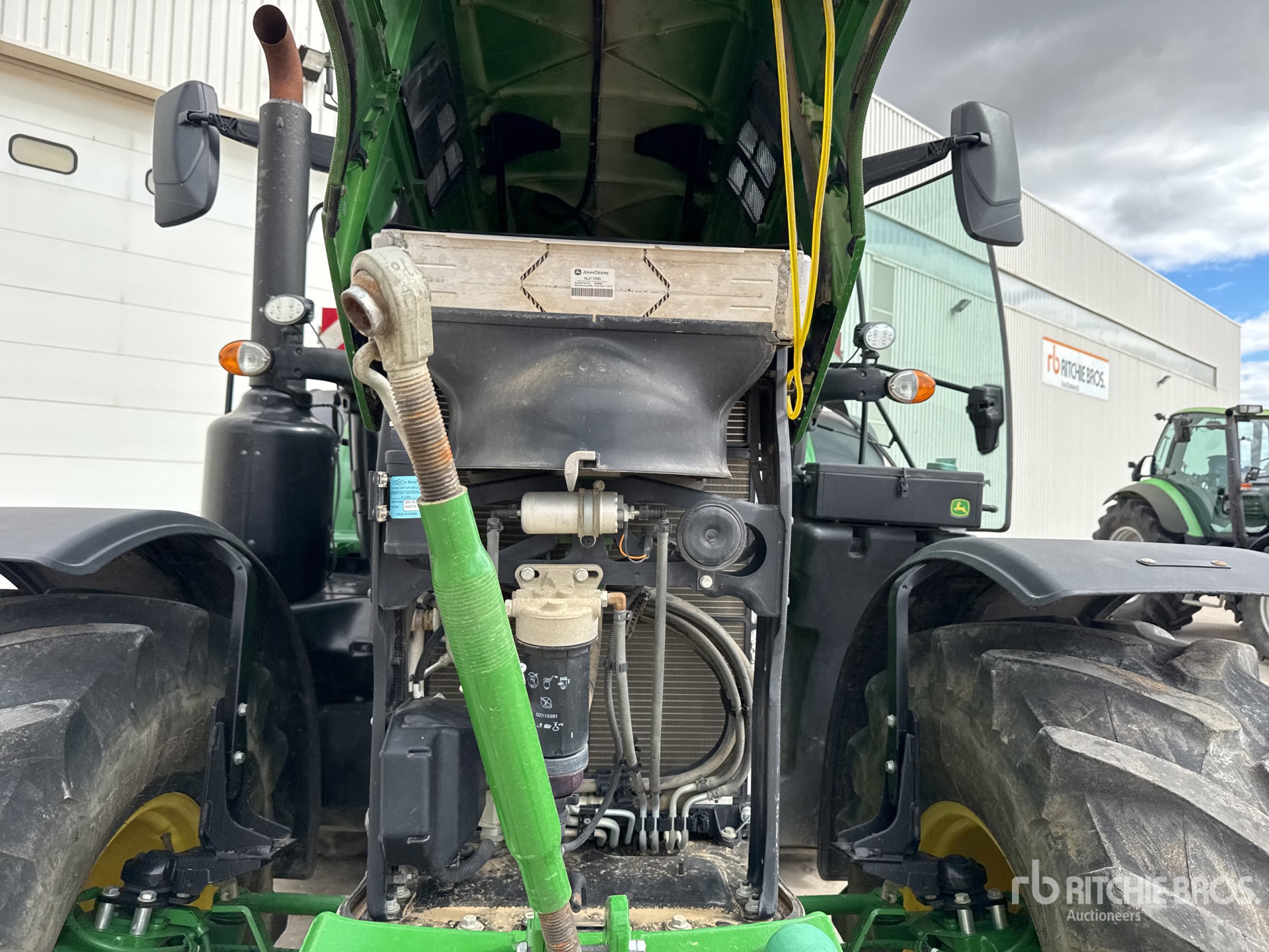 2022 John Deere 6215R