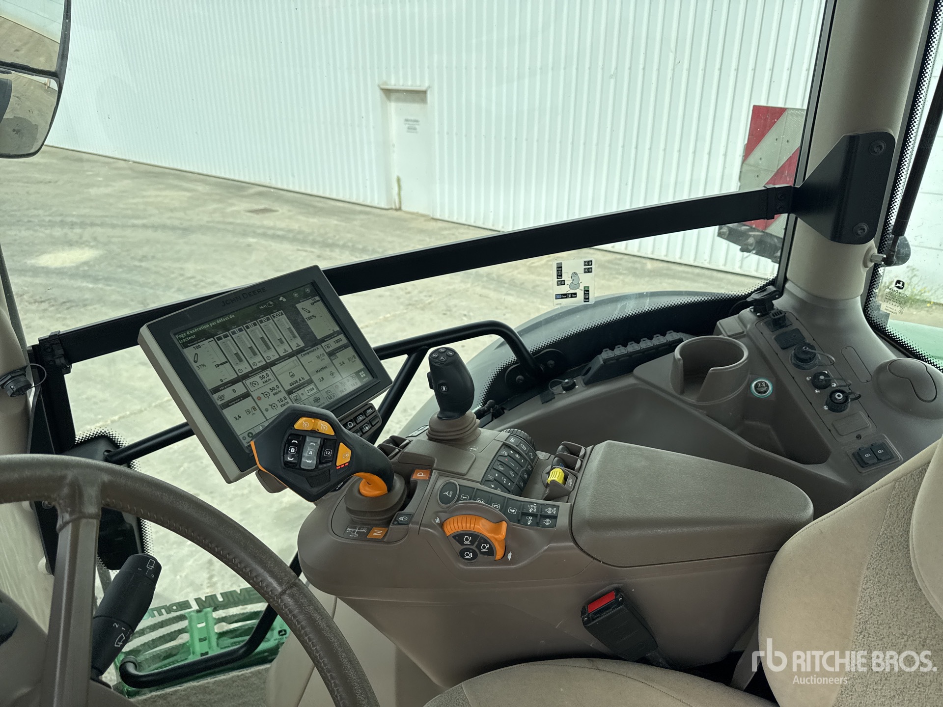 2022 John Deere 6215R