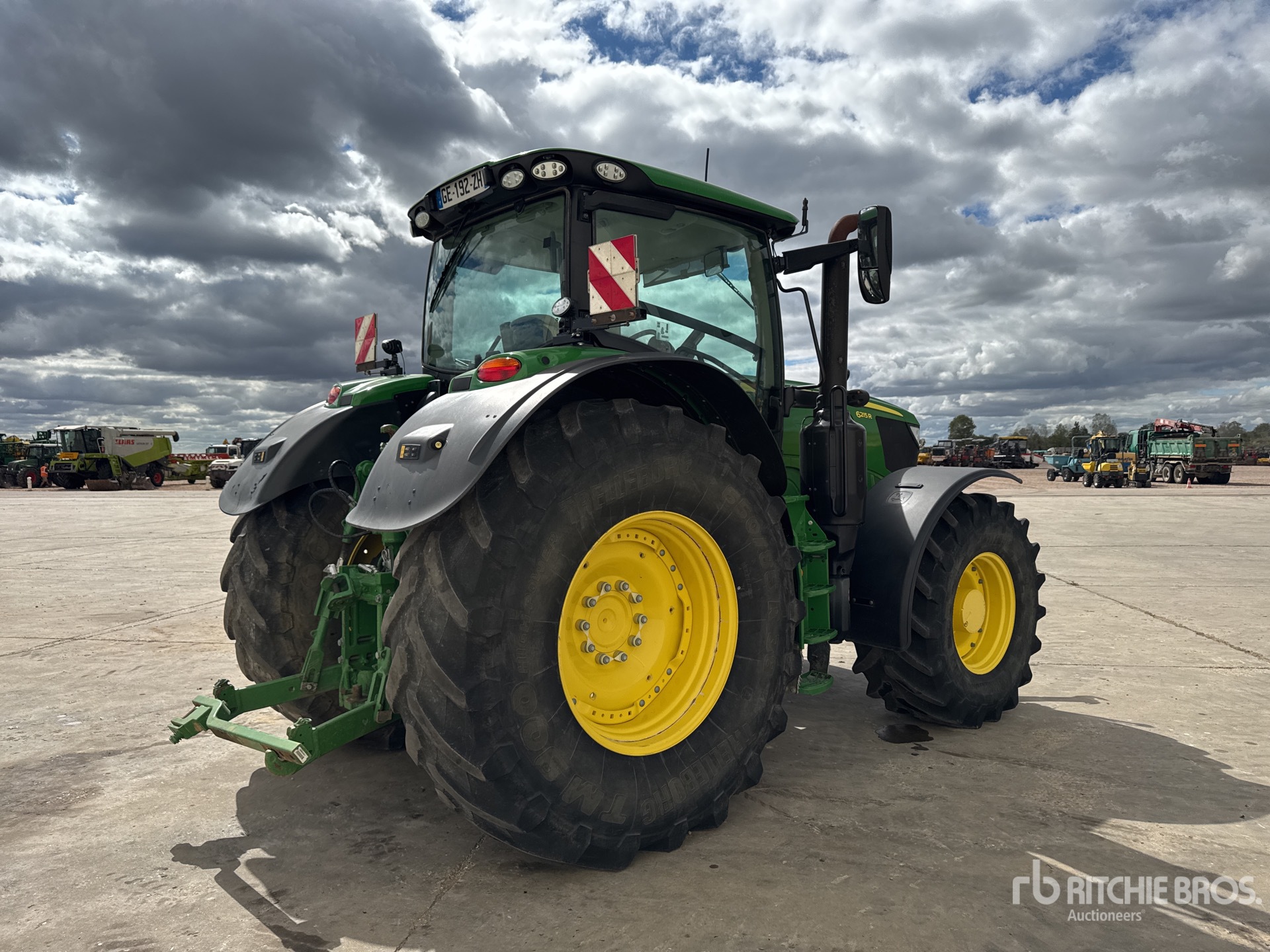 2022 John Deere 6215R