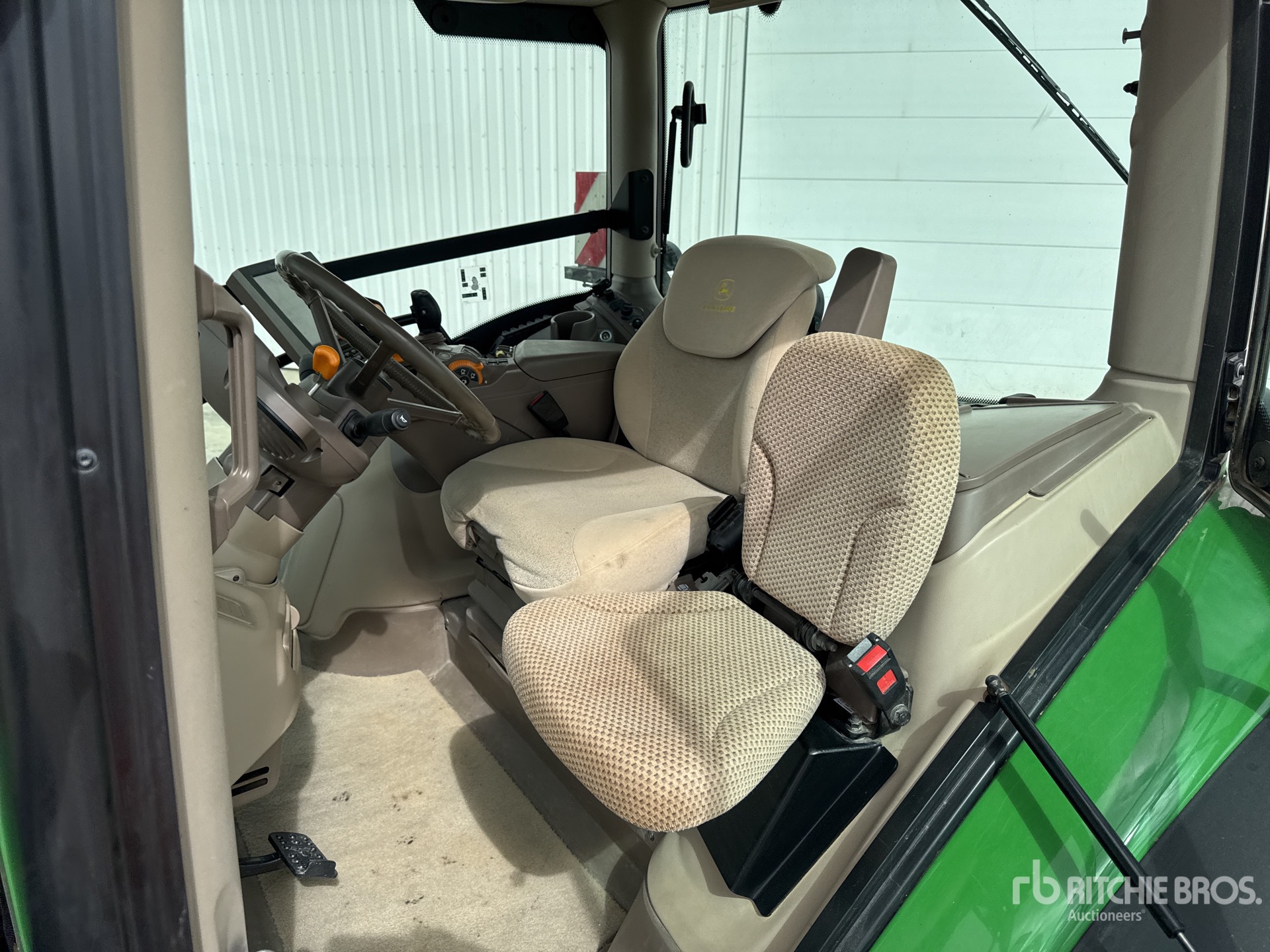 2022 John Deere 6215R