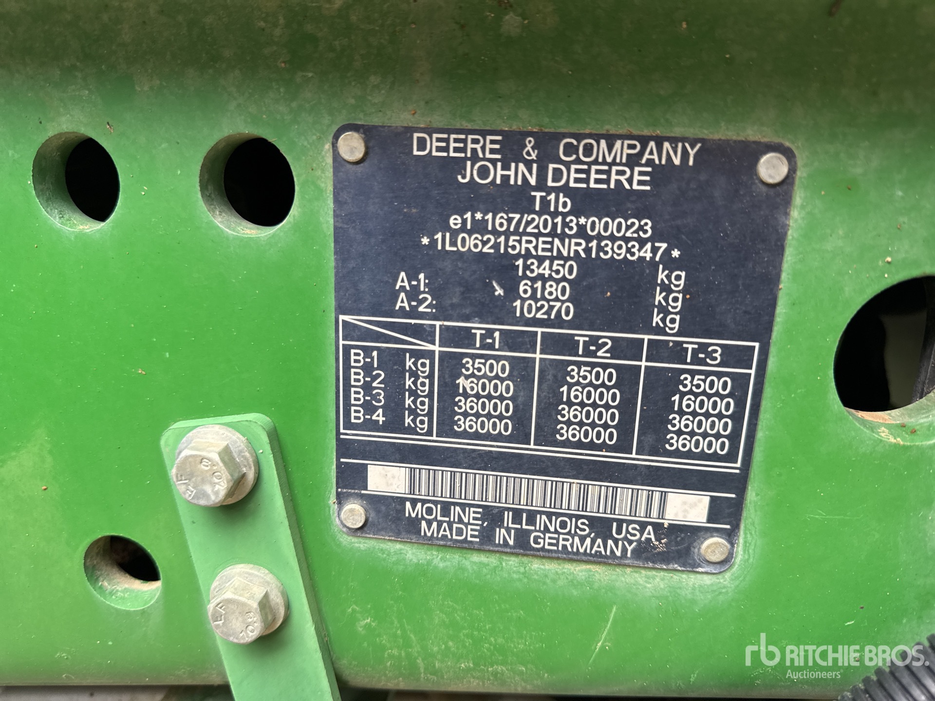 2022 John Deere 6215R