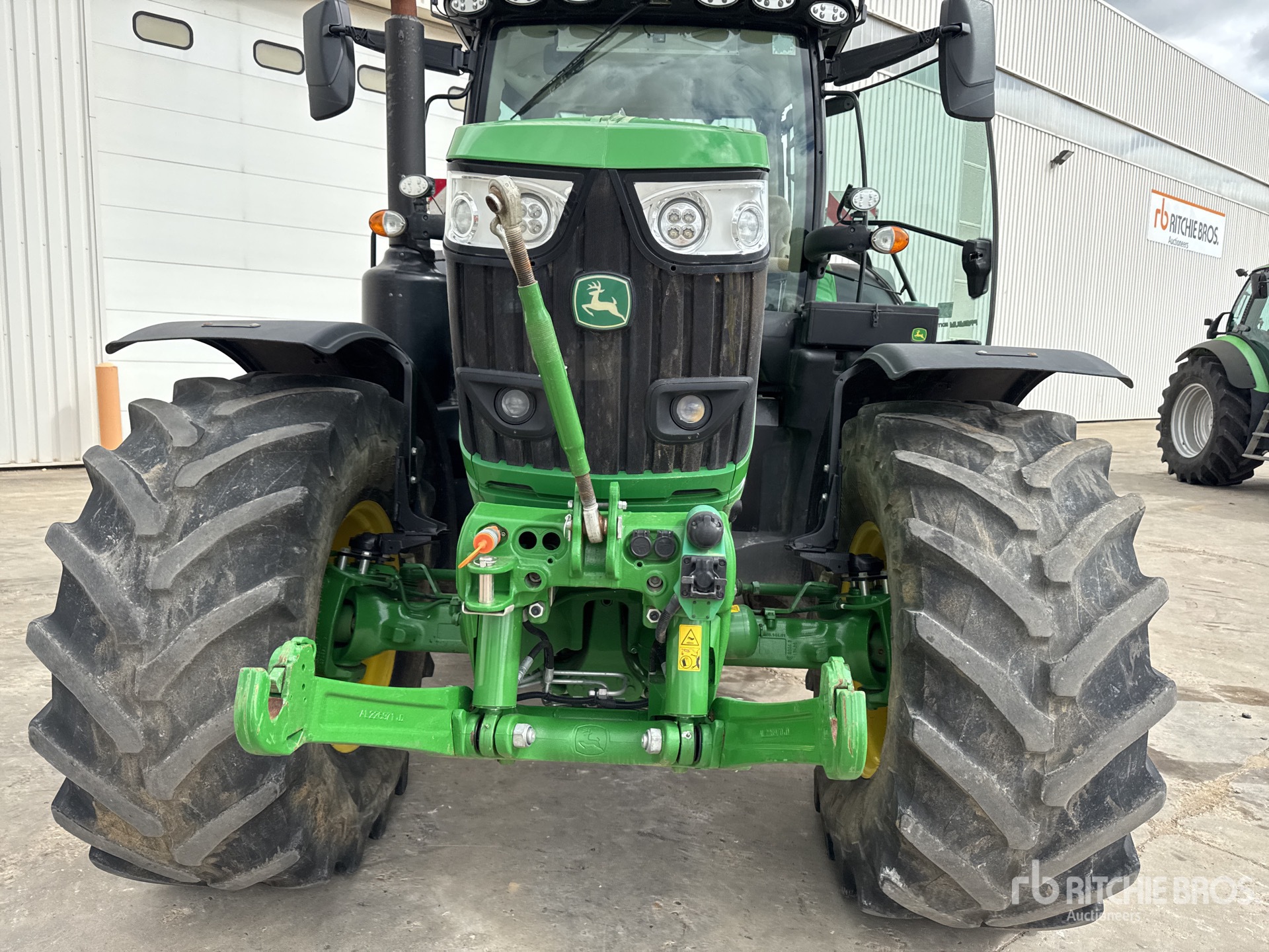 2022 John Deere 6215R