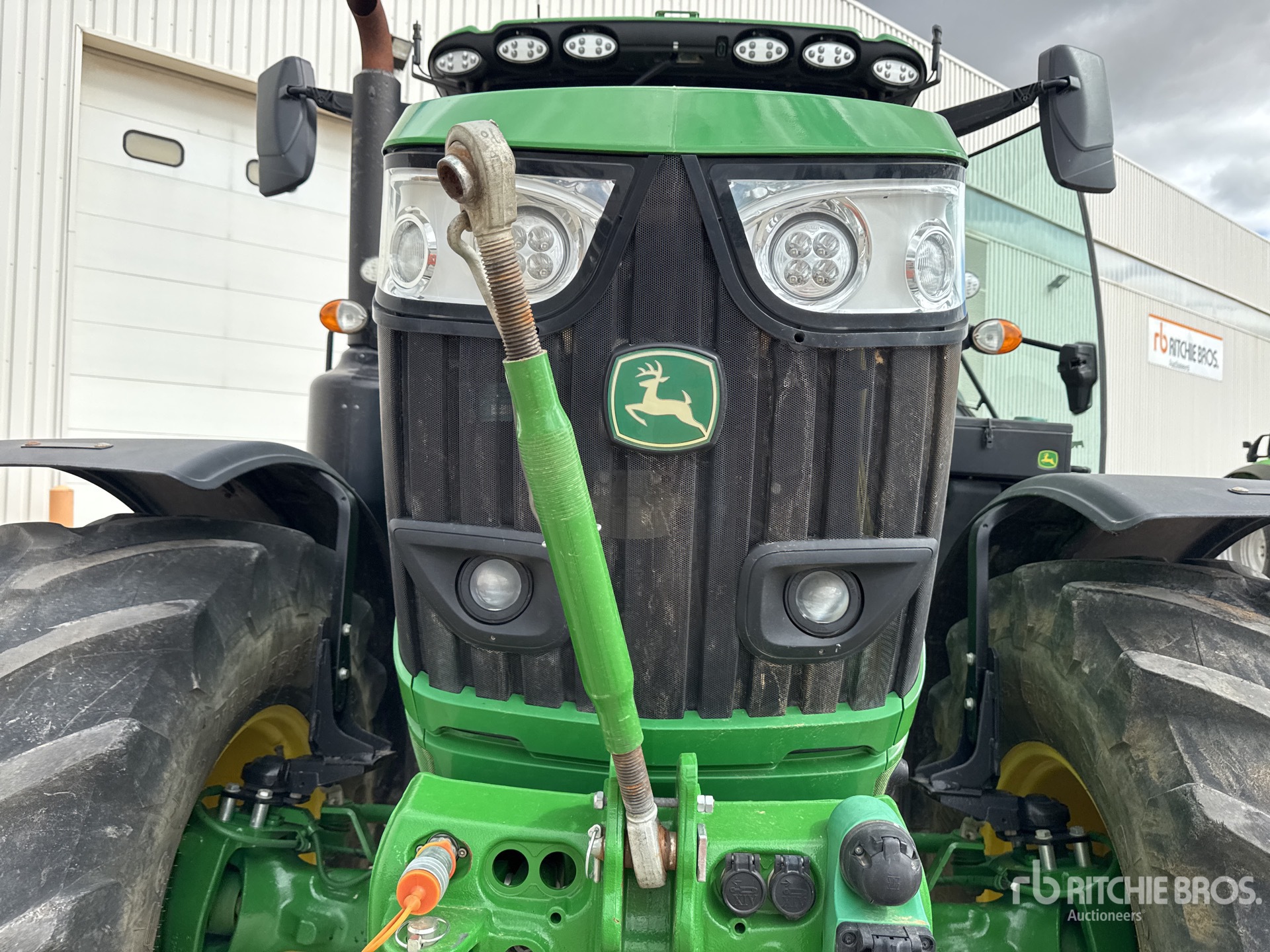 2022 John Deere 6215R