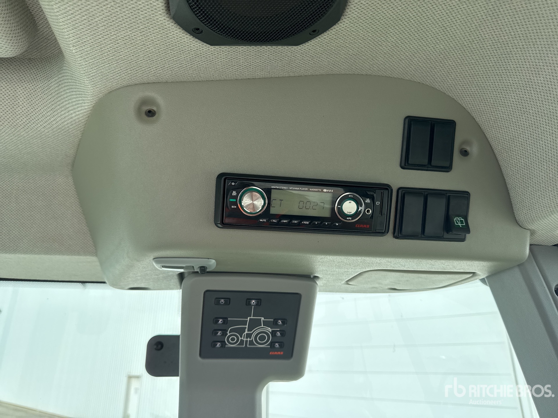 2010 Claas ARION 640
