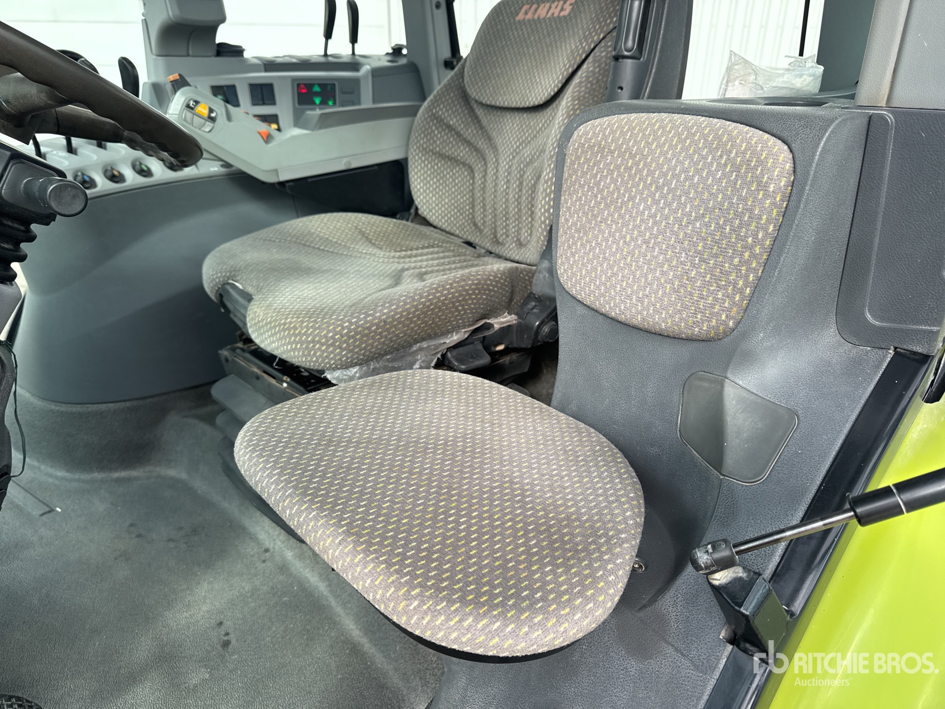 2010 Claas ARION 640