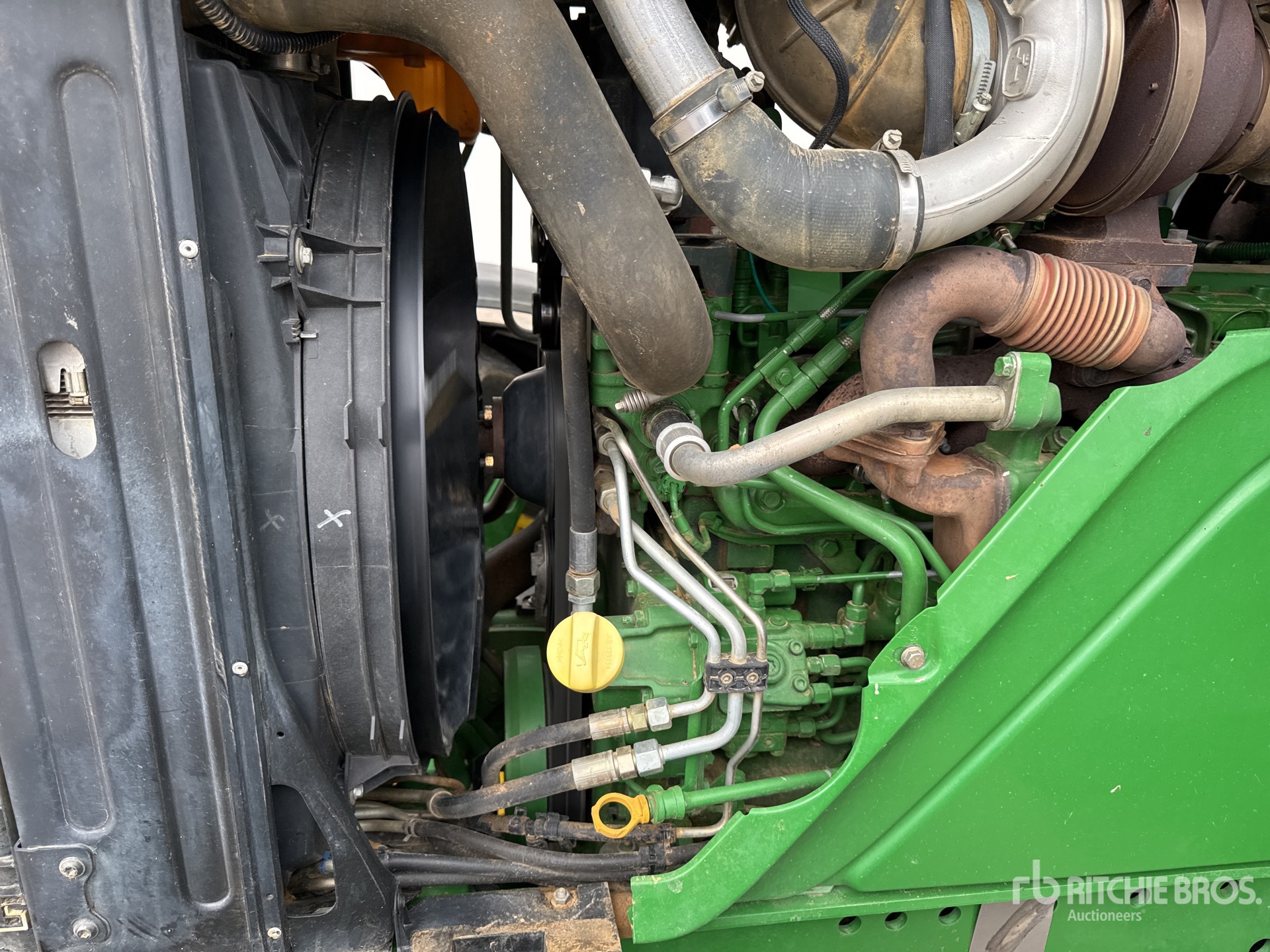 2015 John Deere 6150R