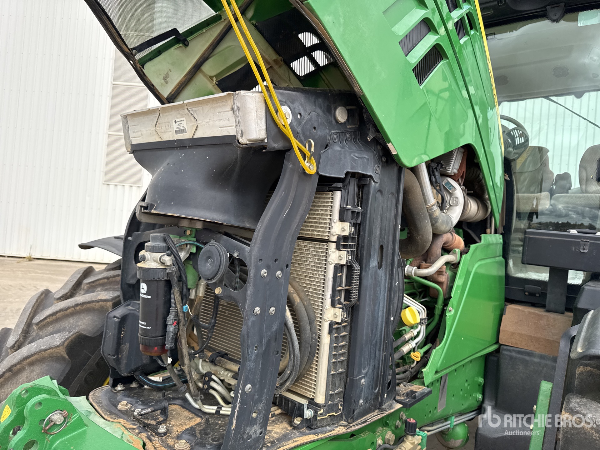 2015 John Deere 6150R