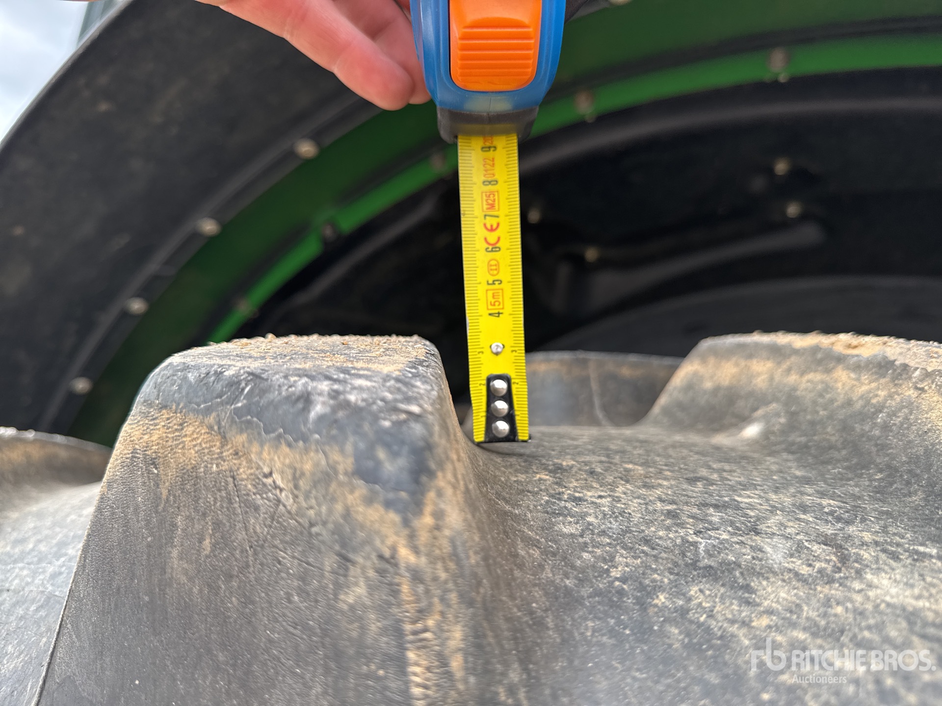 2015 John Deere 6150R