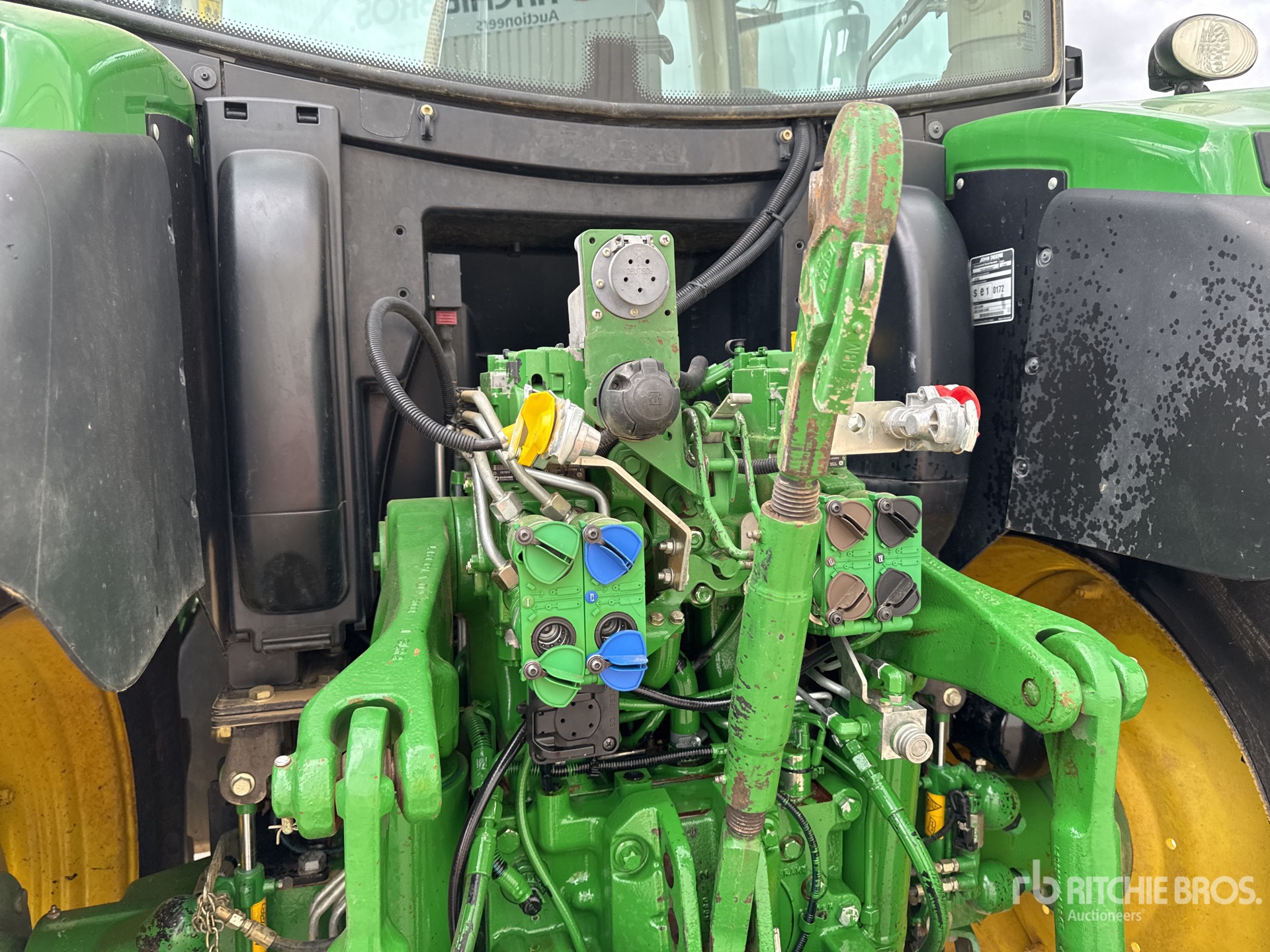 2015 John Deere 6150R