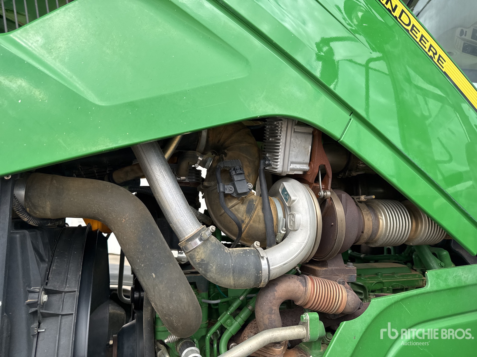 2015 John Deere 6150R