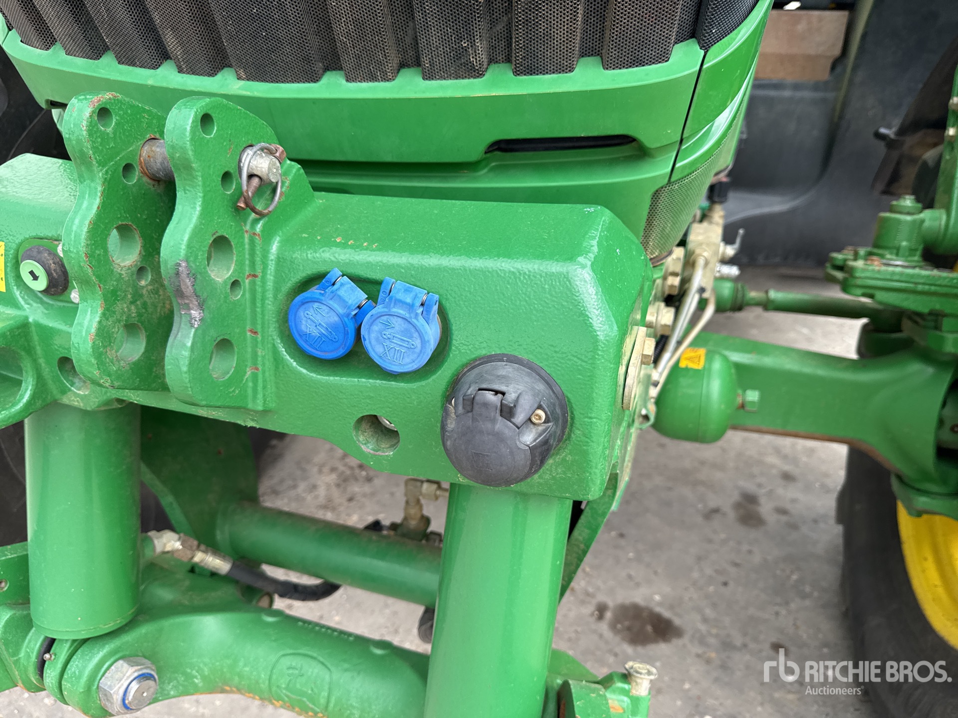 2015 John Deere 6150R