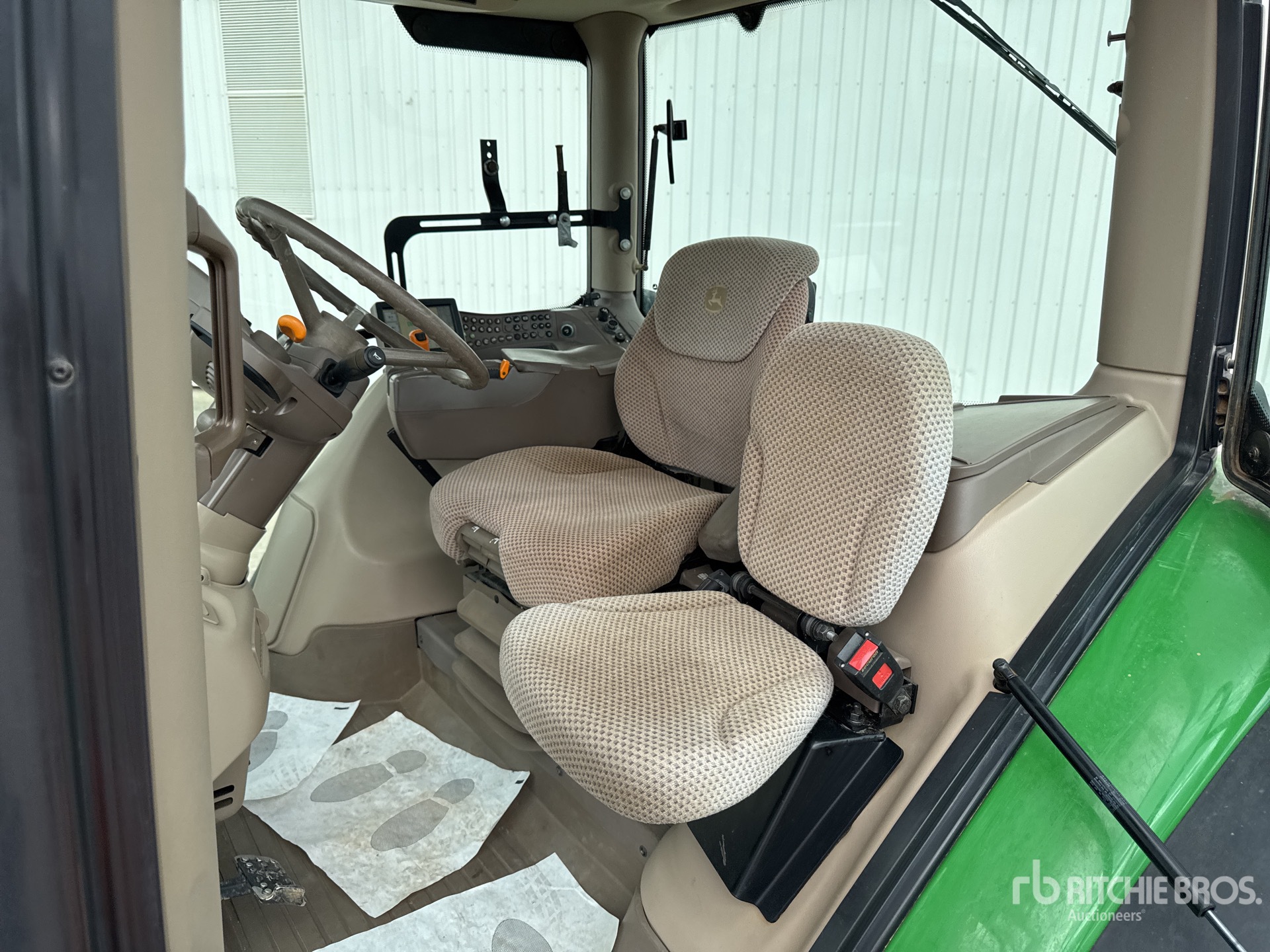 2015 John Deere 6150R