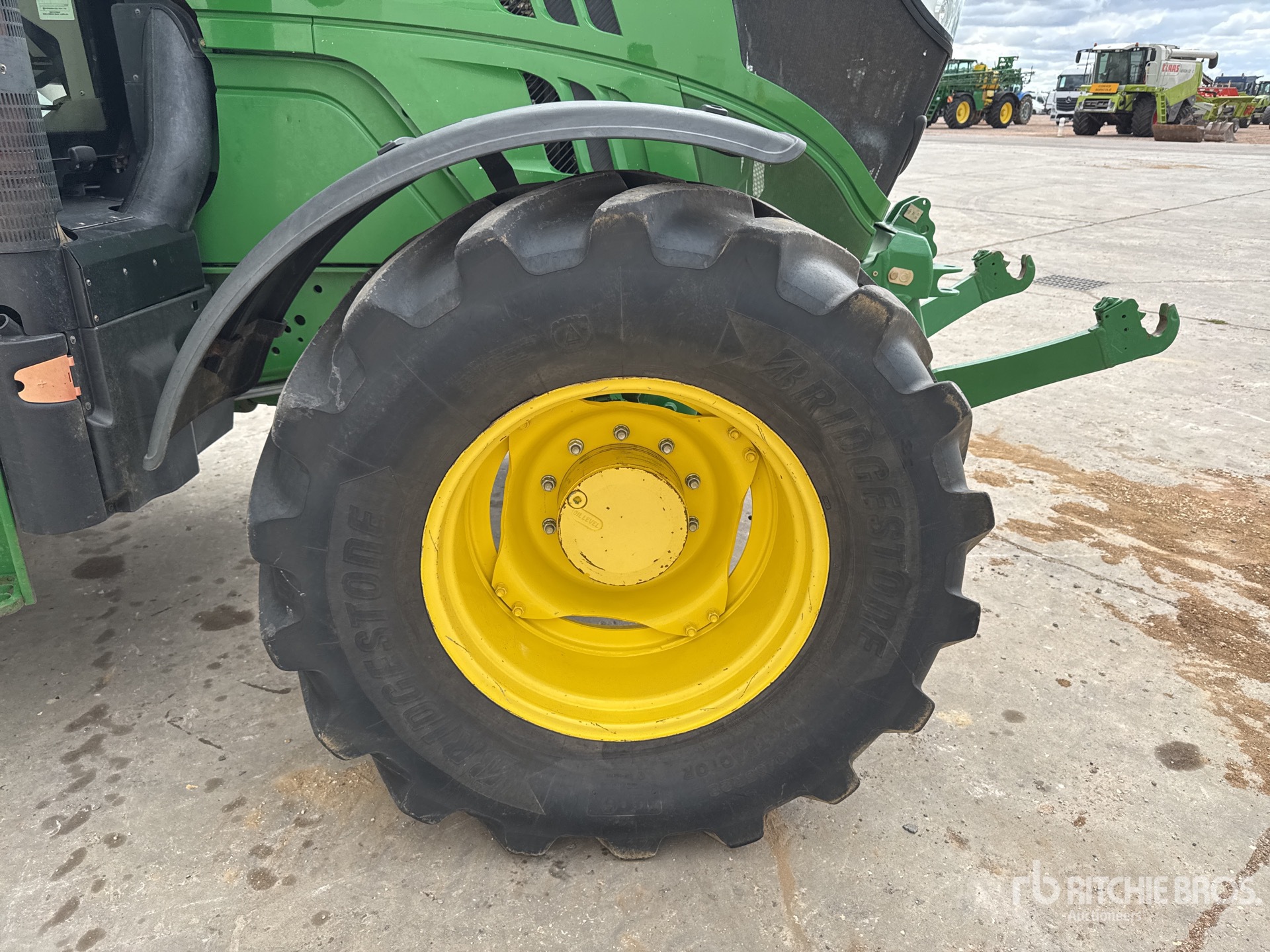 2015 John Deere 6150R