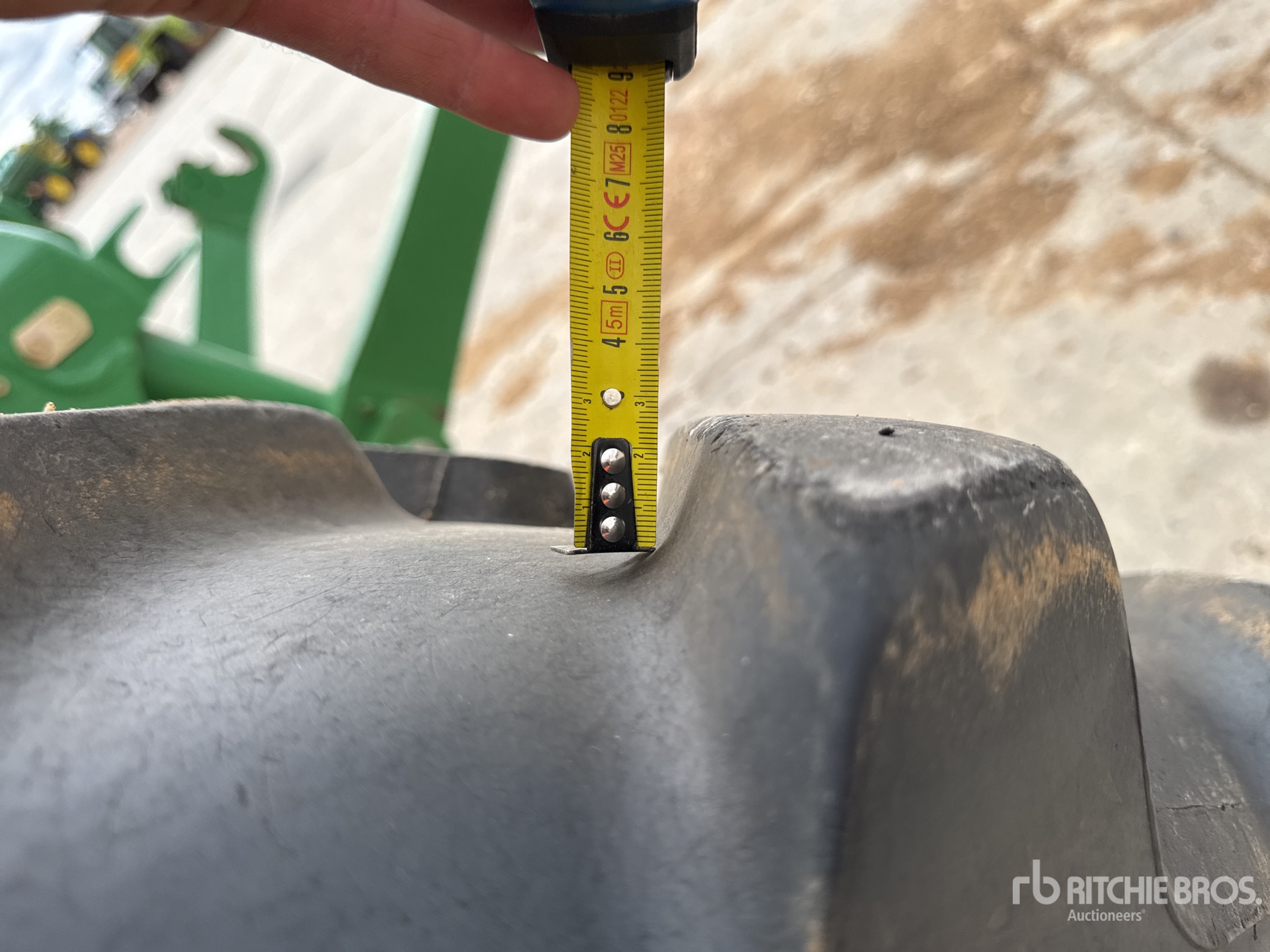 2015 John Deere 6150R