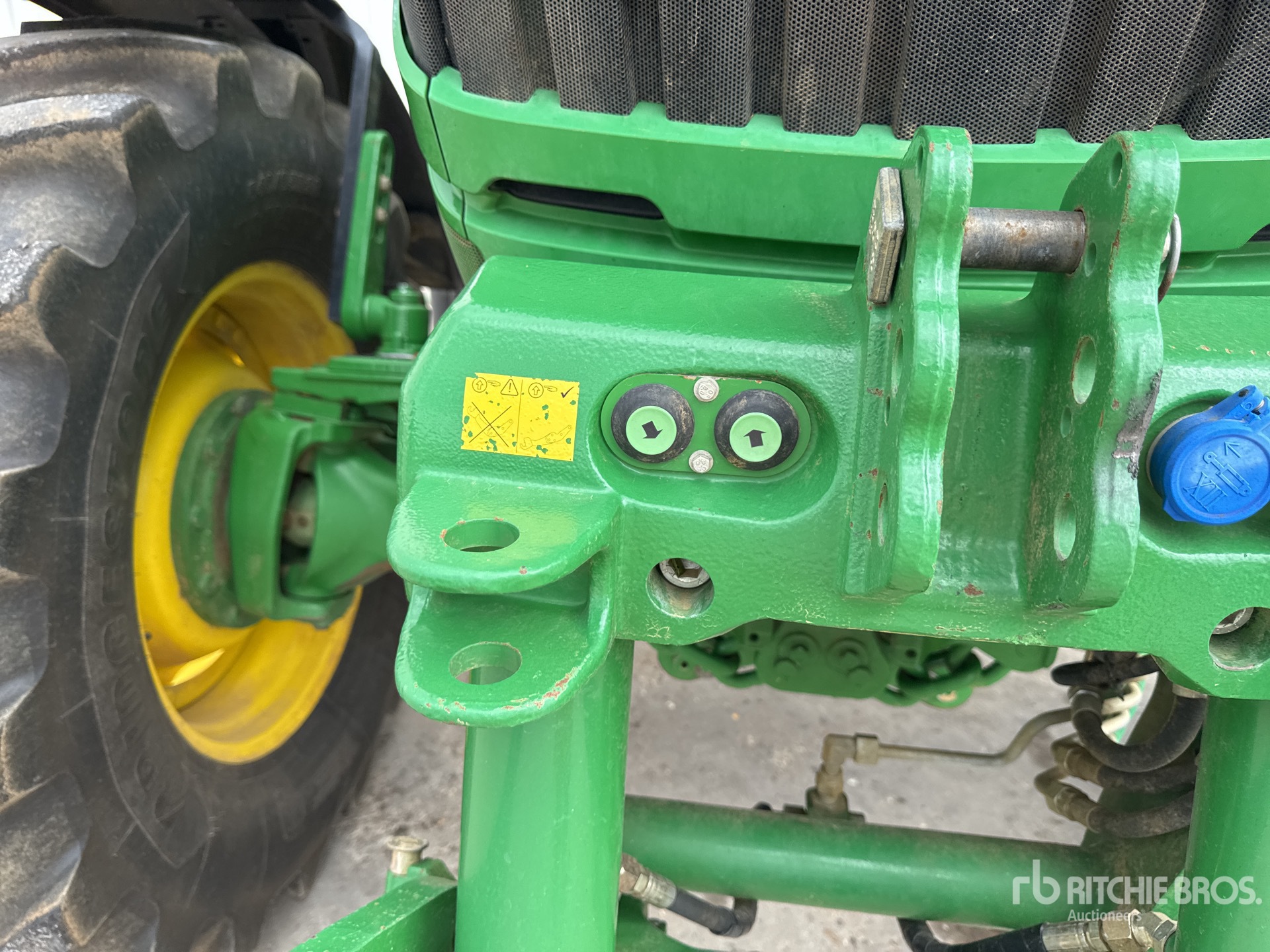 2015 John Deere 6150R