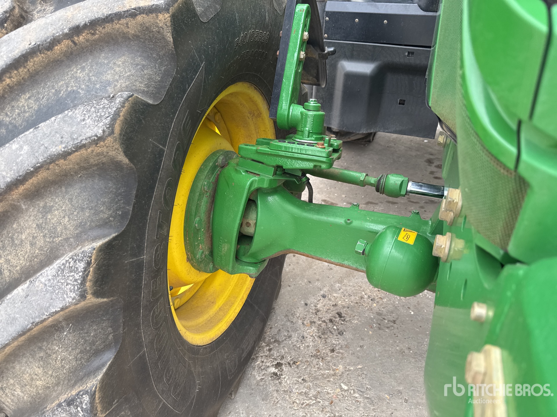 2015 John Deere 6150R