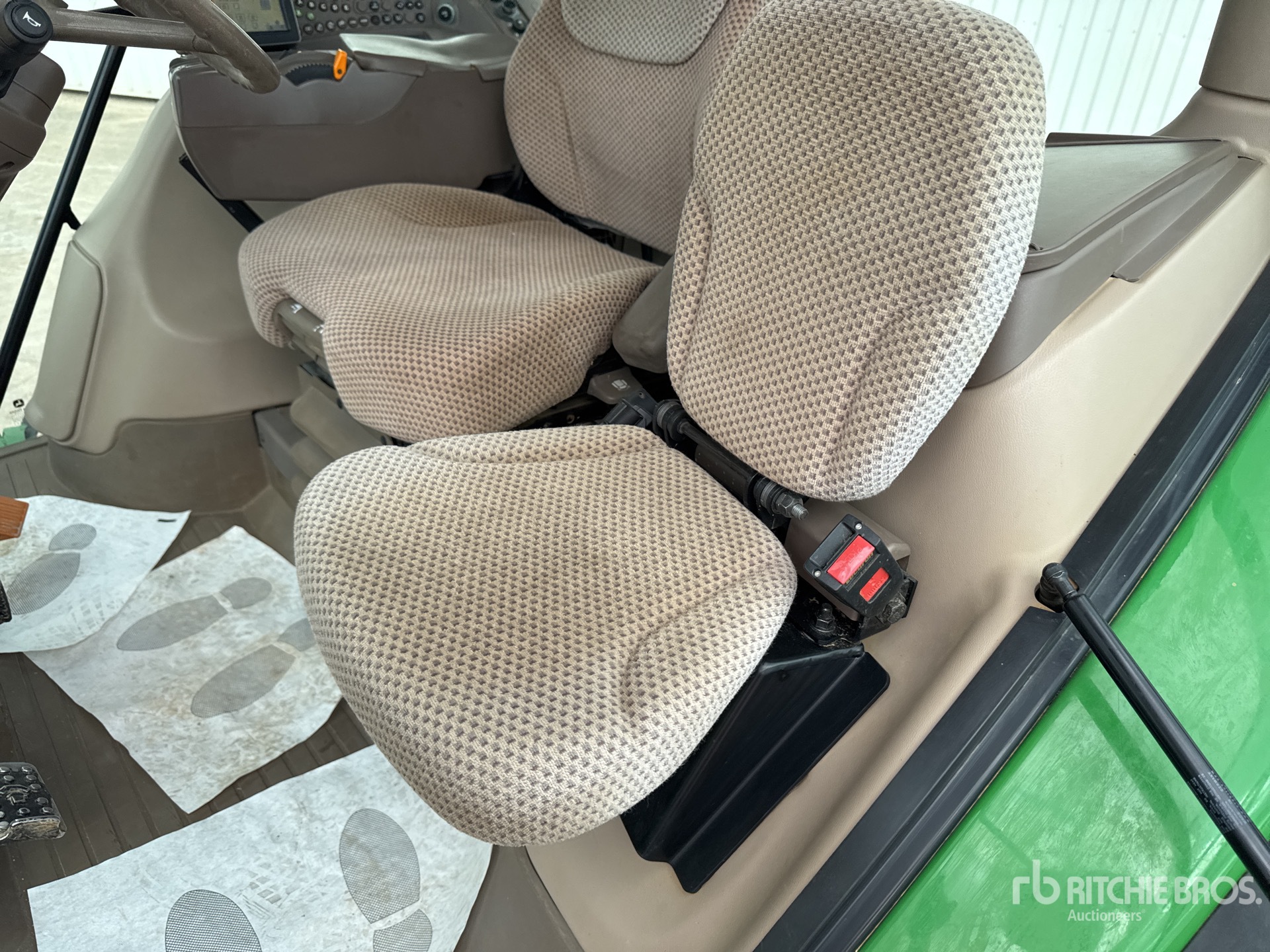 2015 John Deere 6150R
