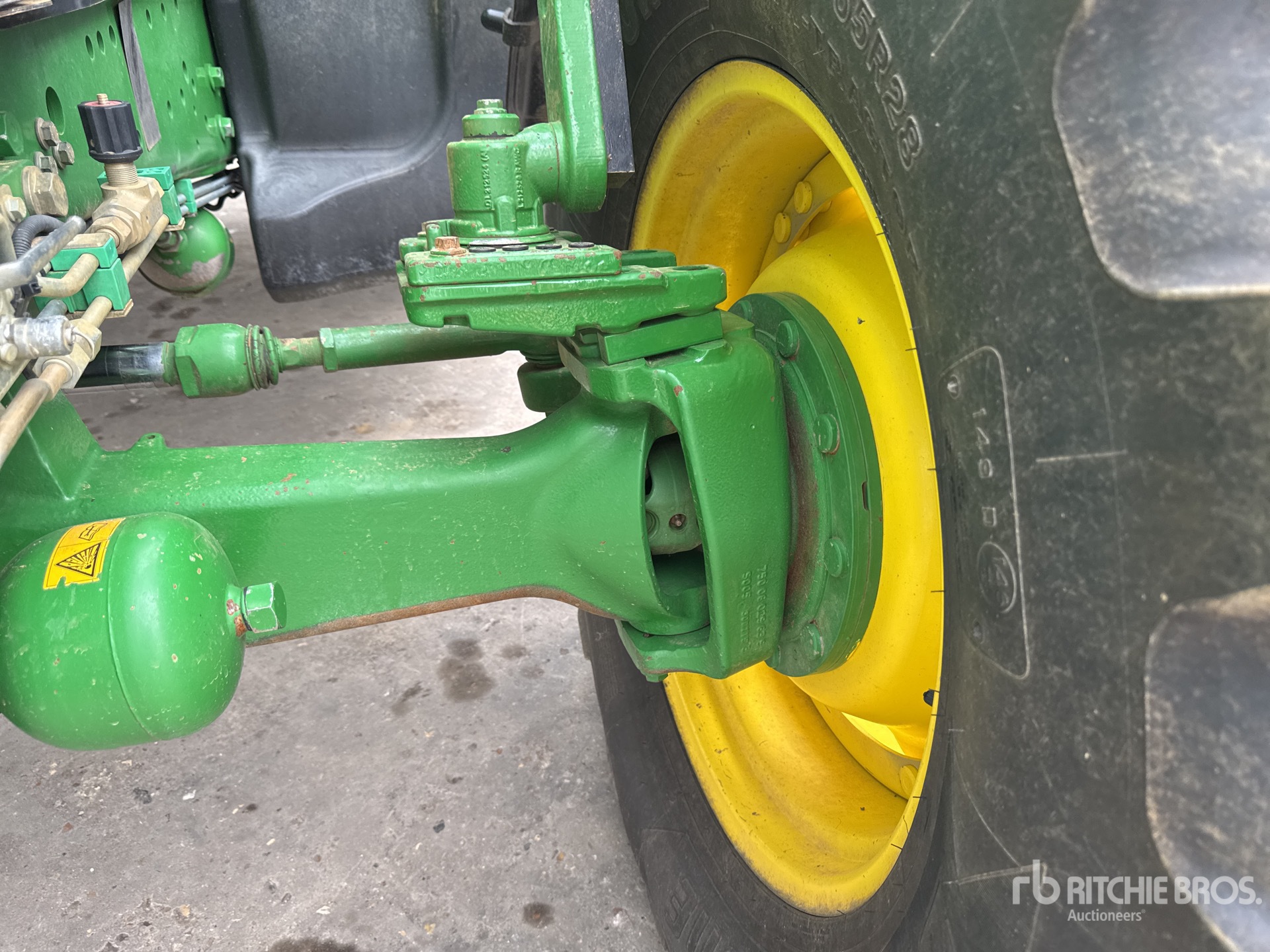2015 John Deere 6150R
