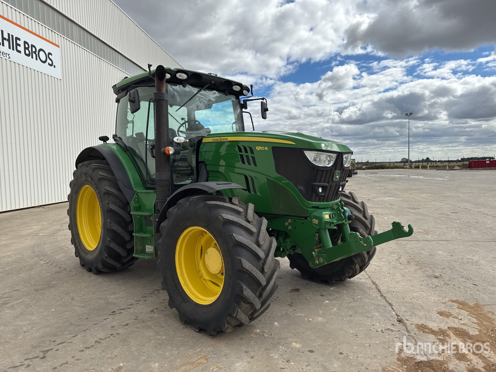 2015 John Deere 6150R