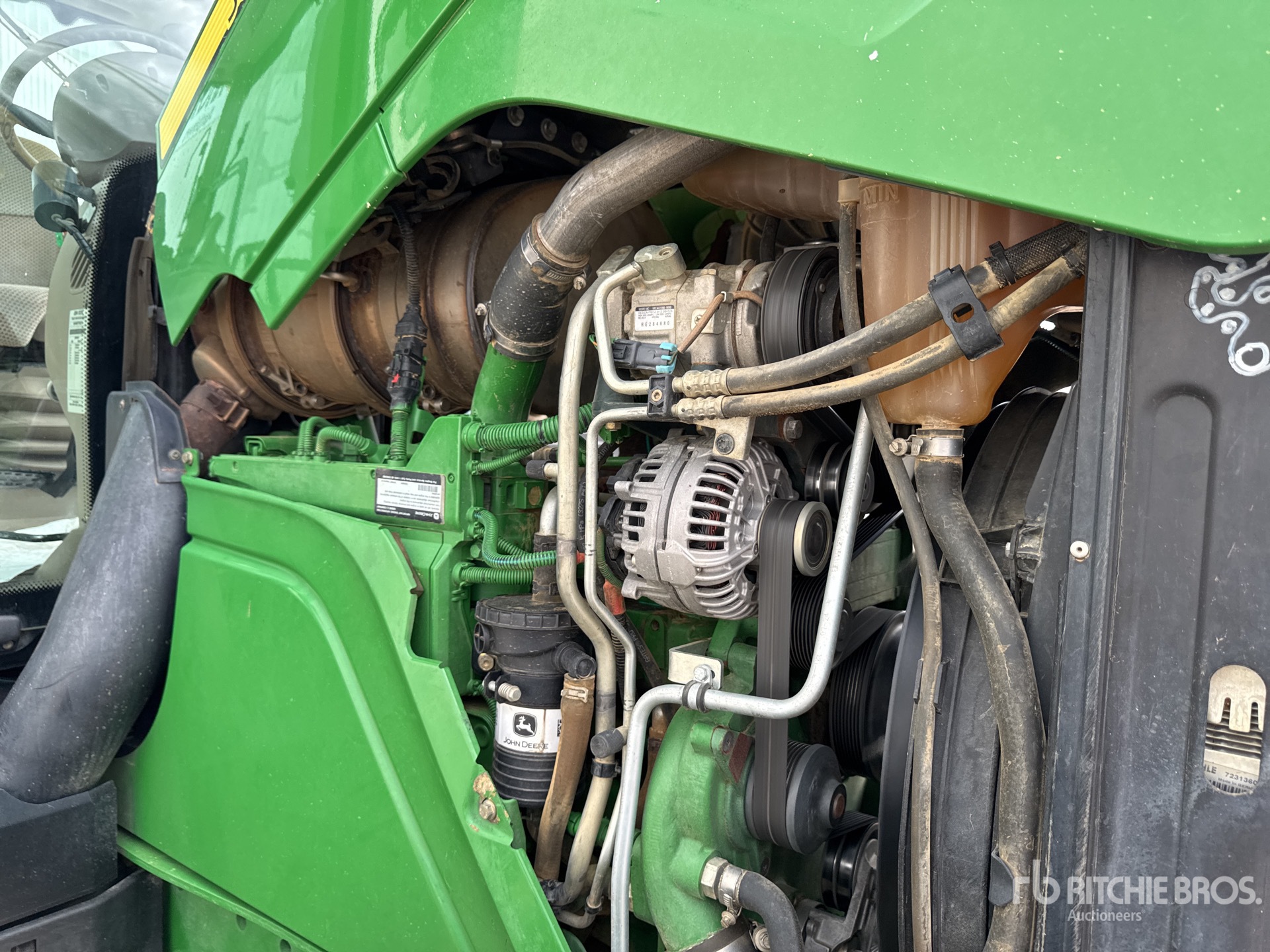 2015 John Deere 6150R